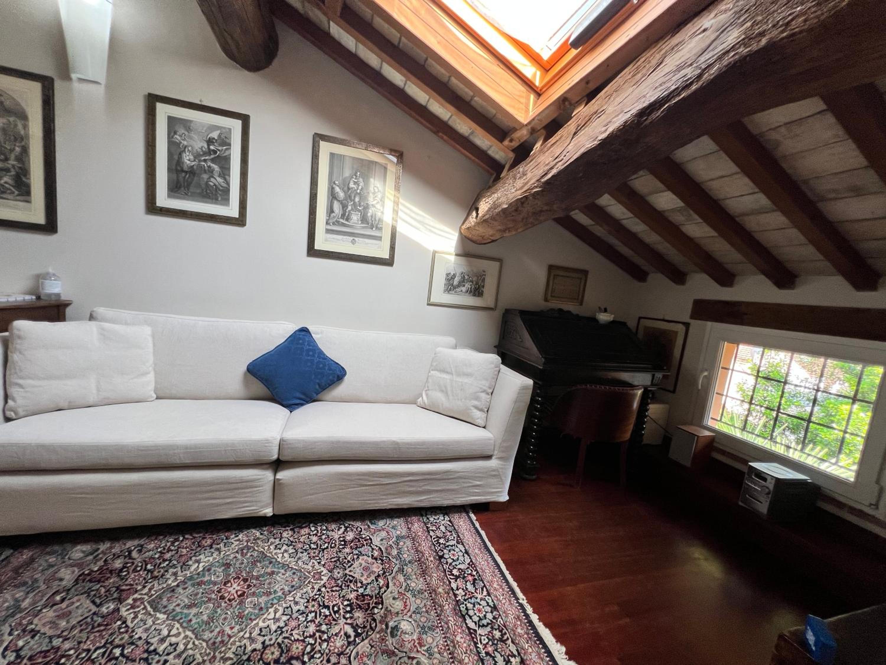 Double Room - Photo 9