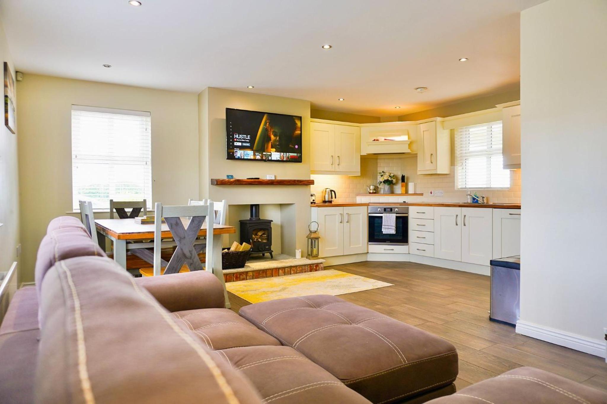 Family Bungalow - Photo 3
