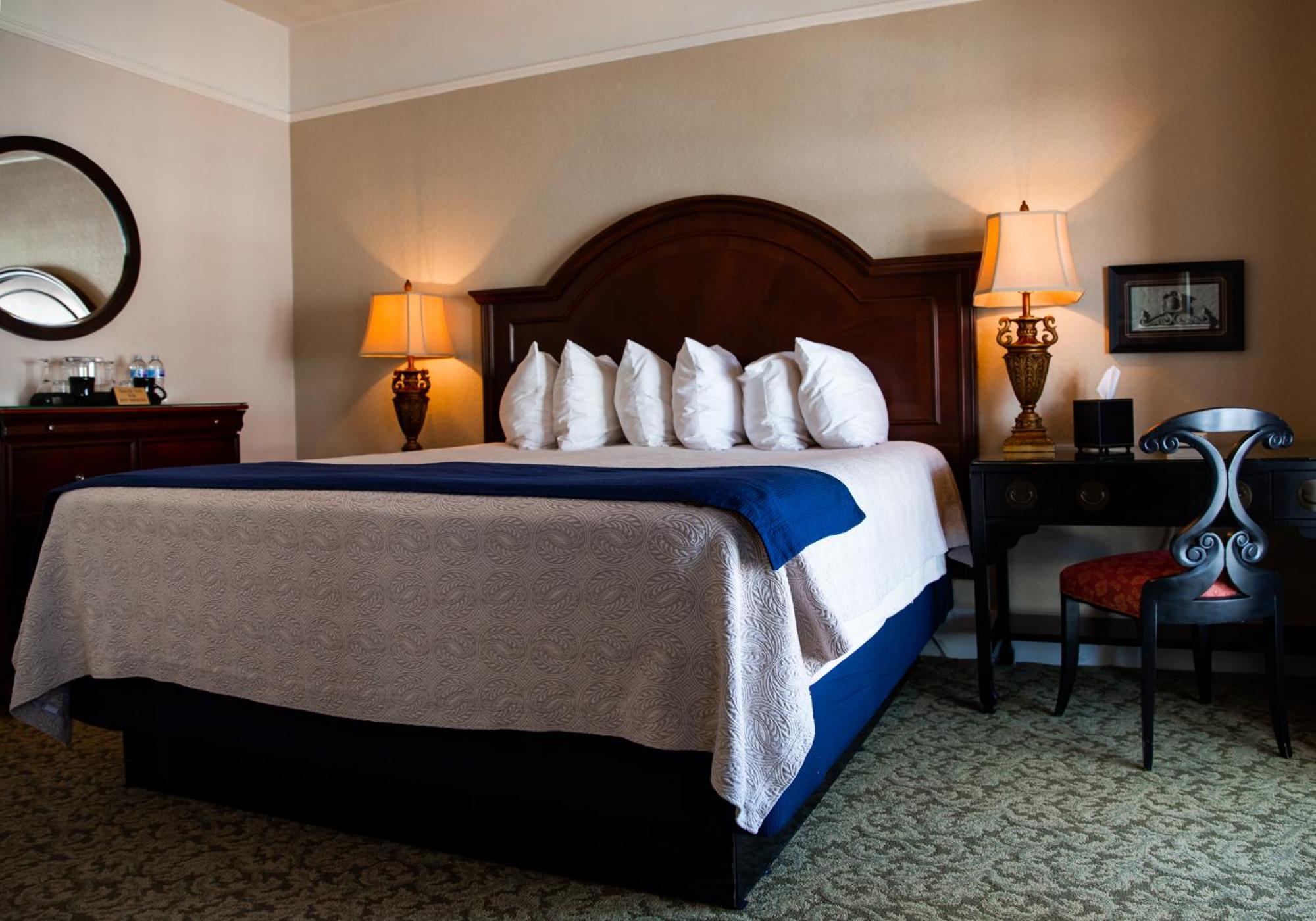 Junior Suite with Balcony photo 2