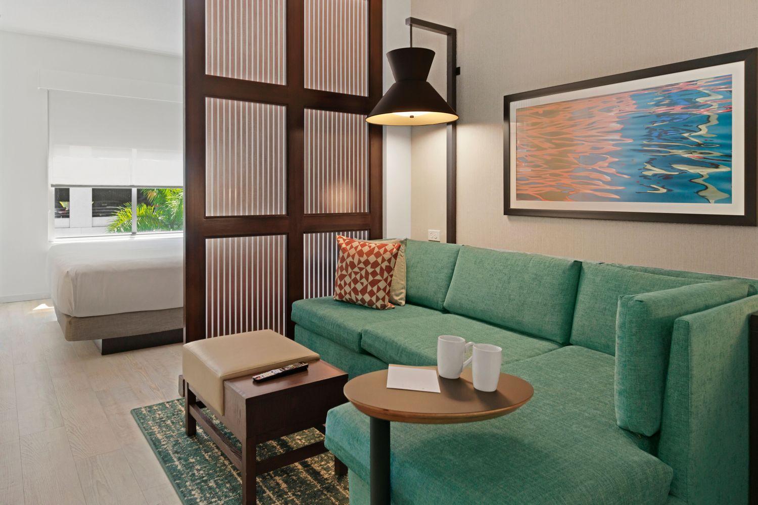 King Room with Sofa Bed - High Floor - Photo 8