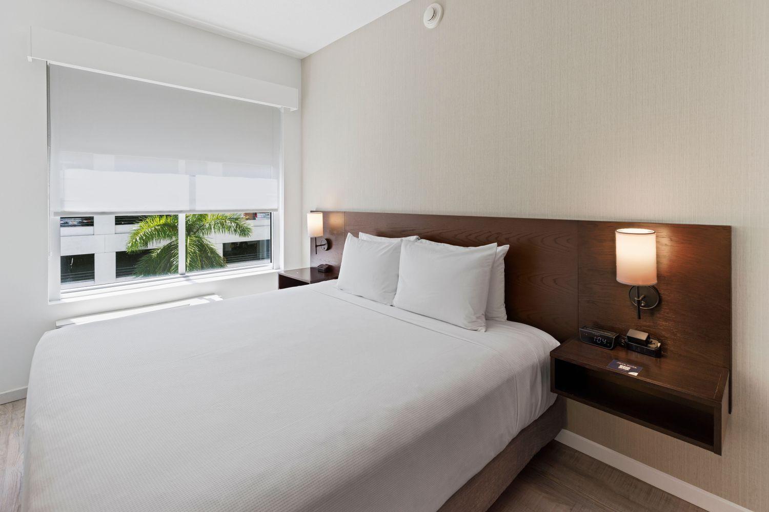 King Room with Sofa Bed - High Floor - Photo 6