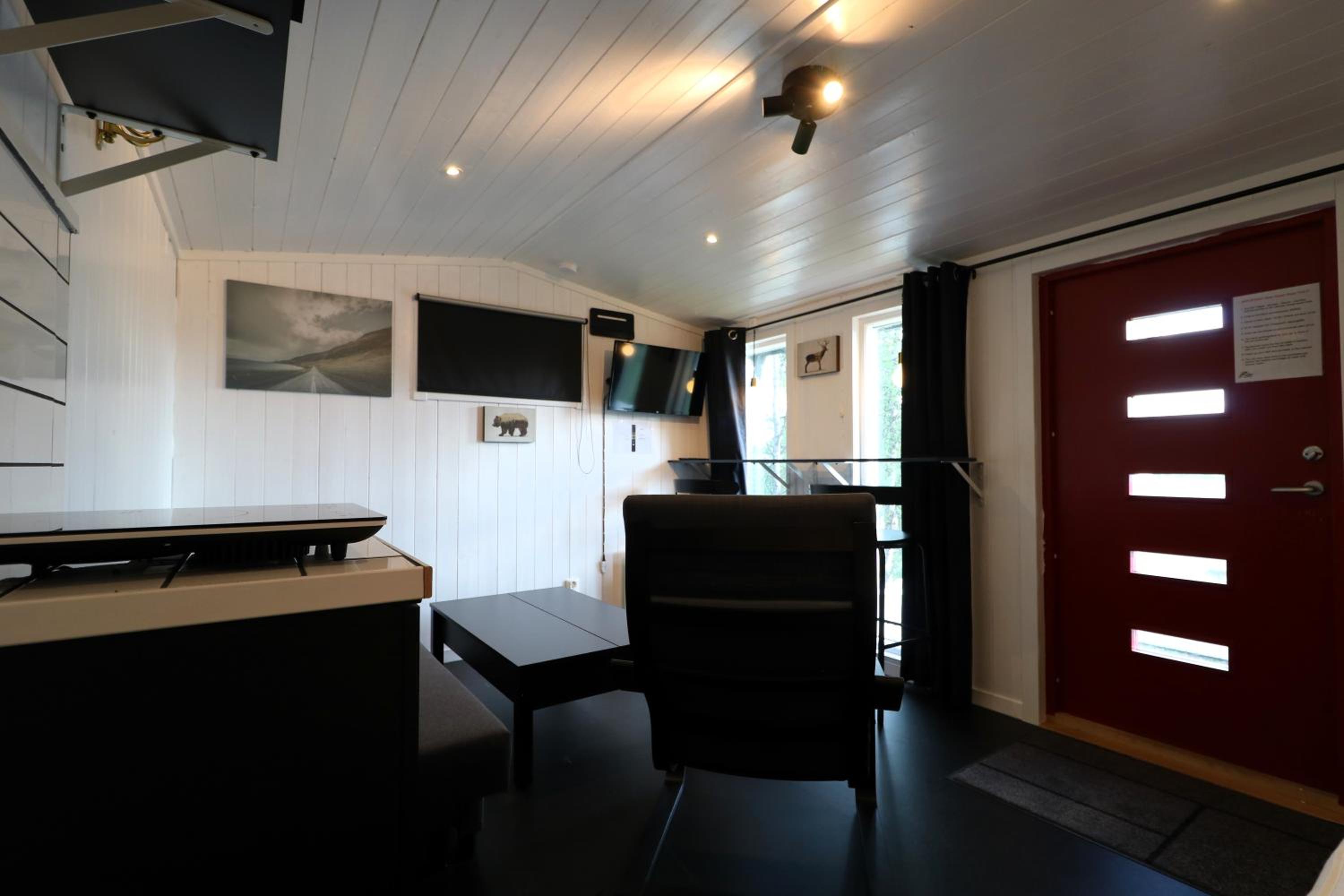 One-Bedroom House - Photo 7
