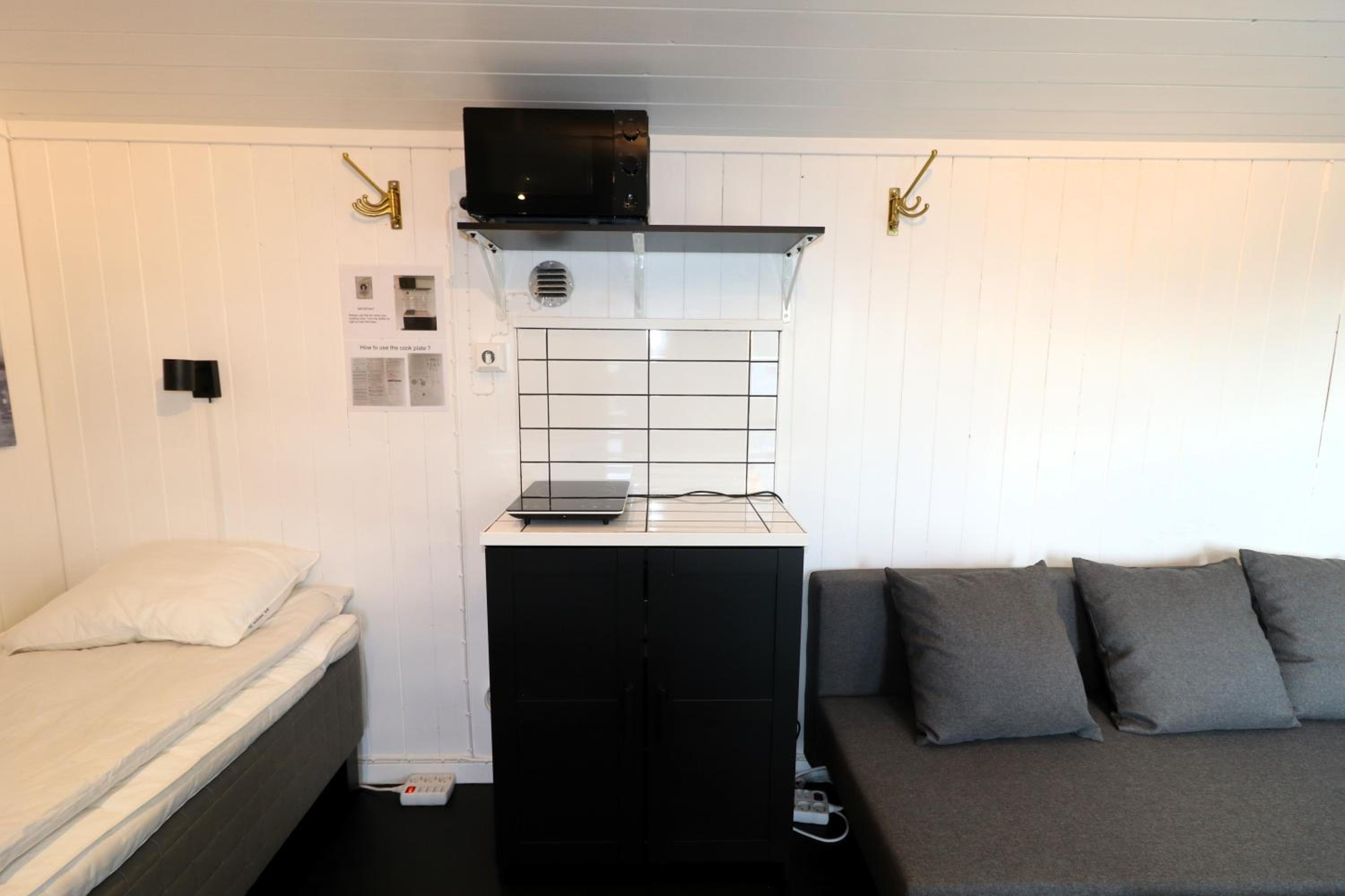 One-Bedroom House - Photo 5