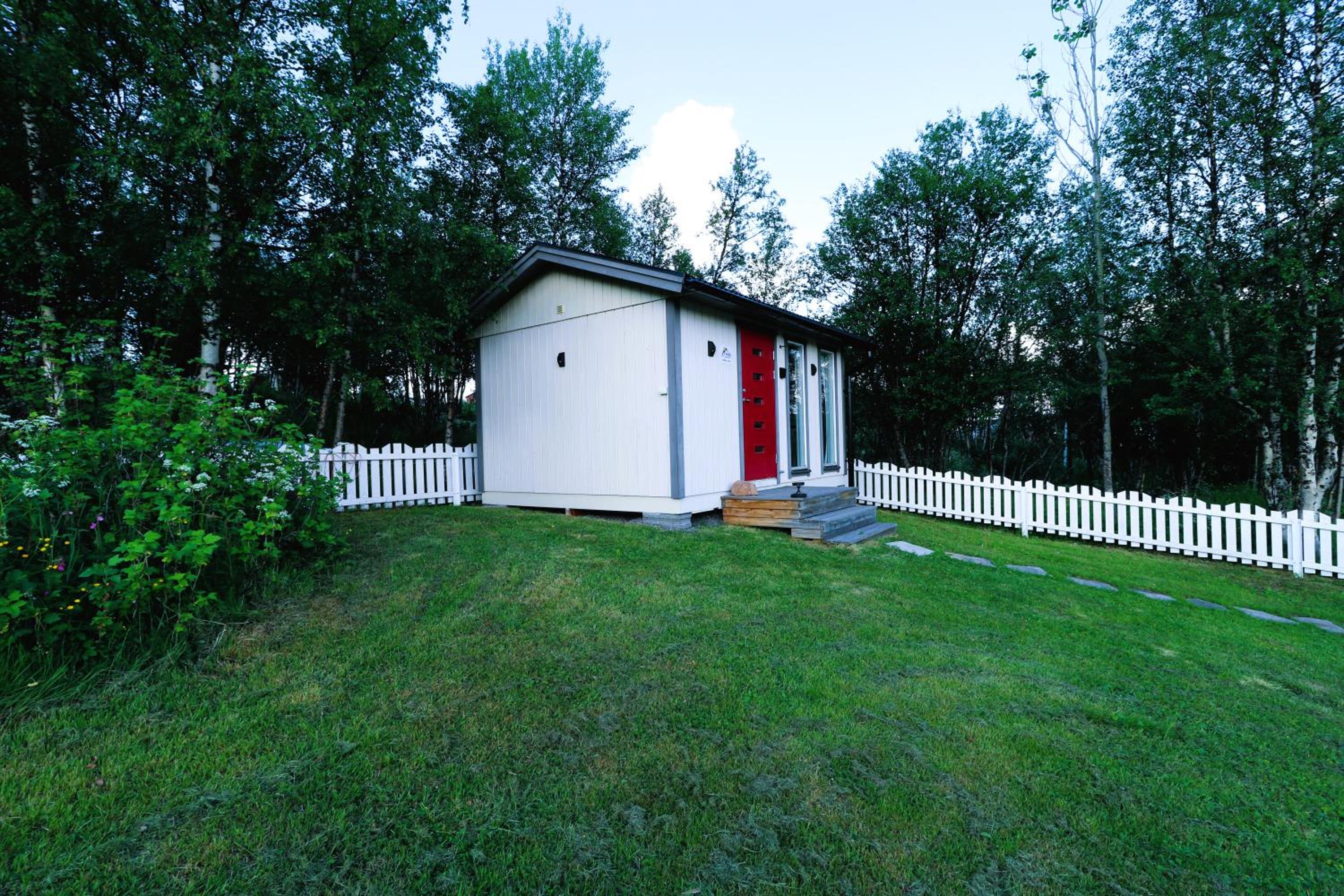 One-Bedroom House - Photo 9