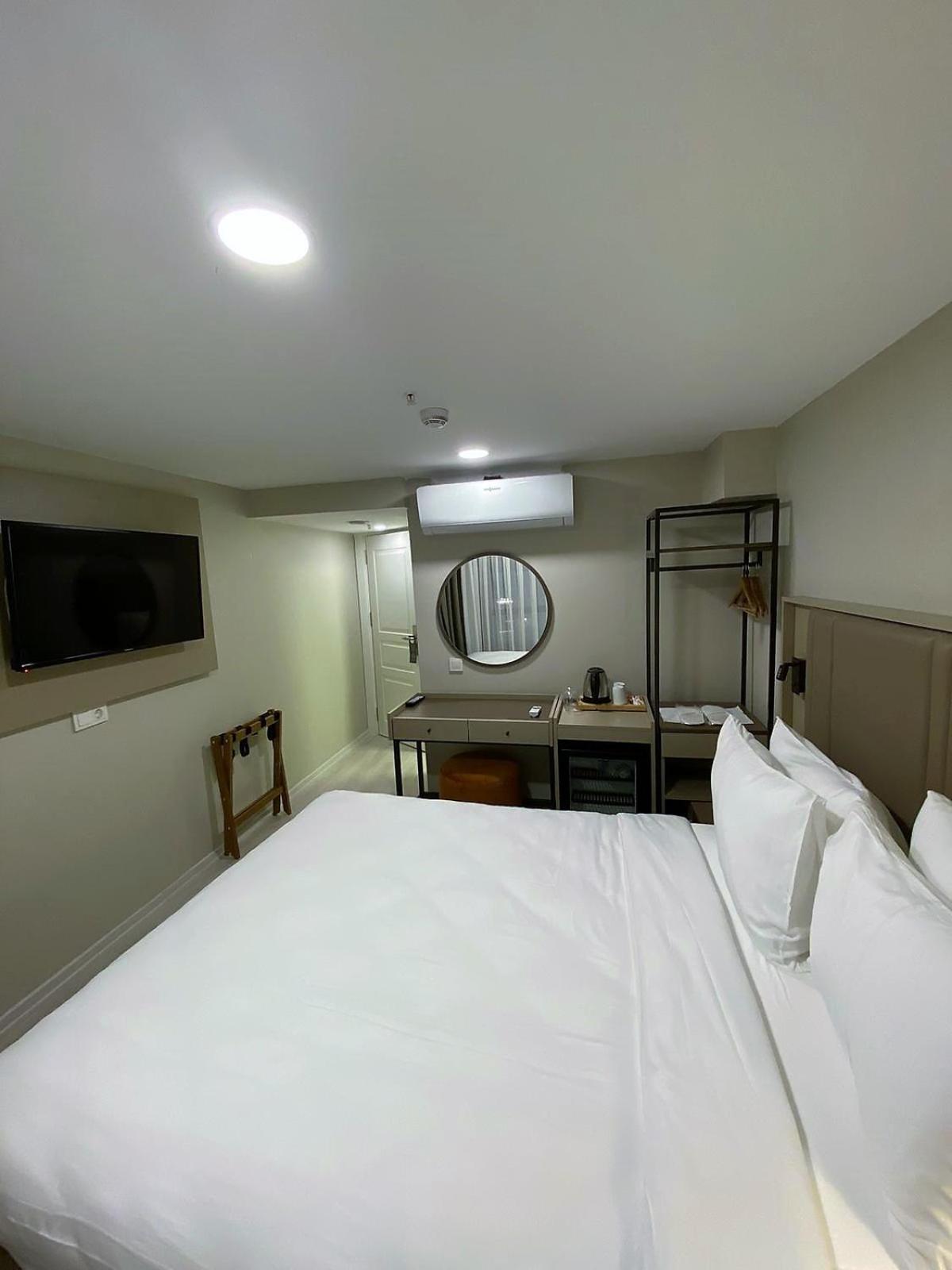 Budget Double Room photo 3