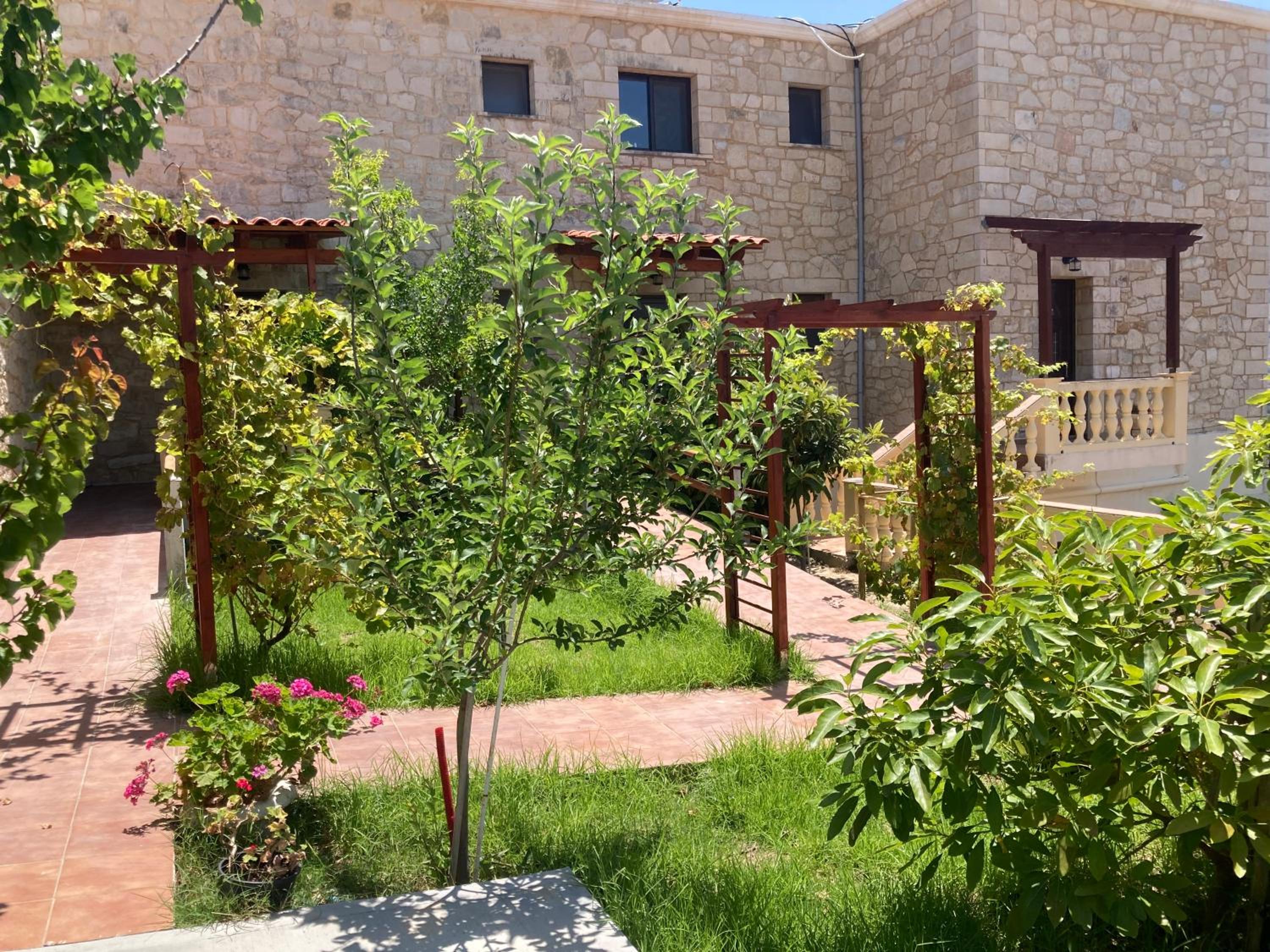Maisonette photo 1