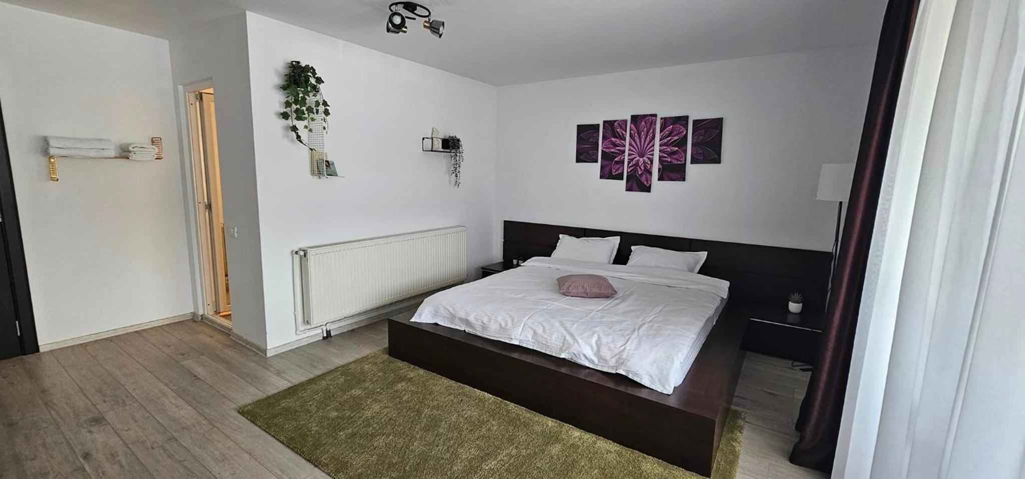 Large Double Room photo 3