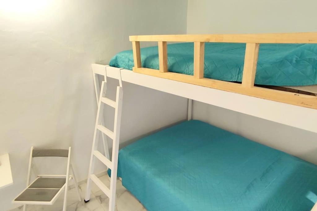 One-Bedroom House photo 1