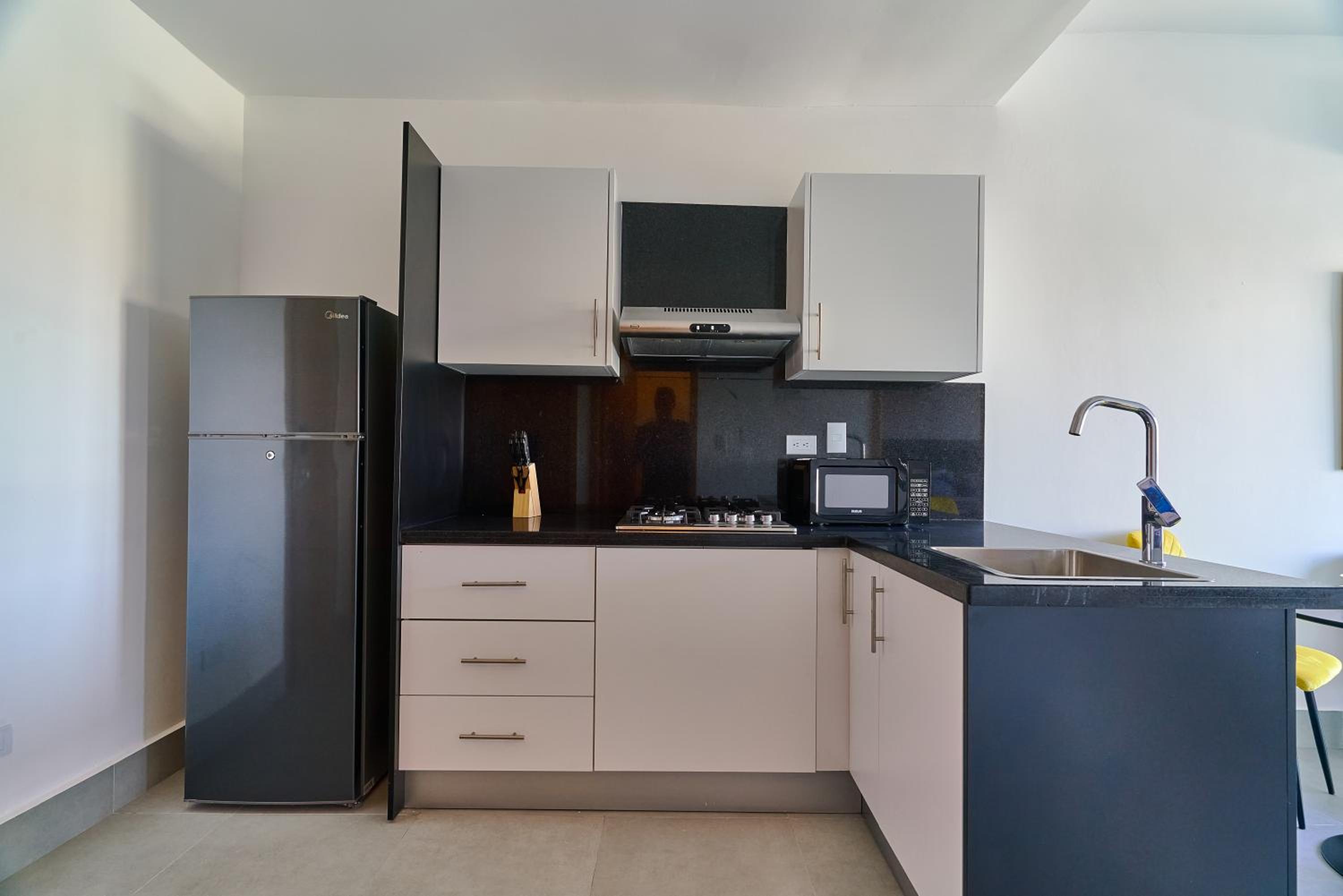 Standard Suite - Photo 9