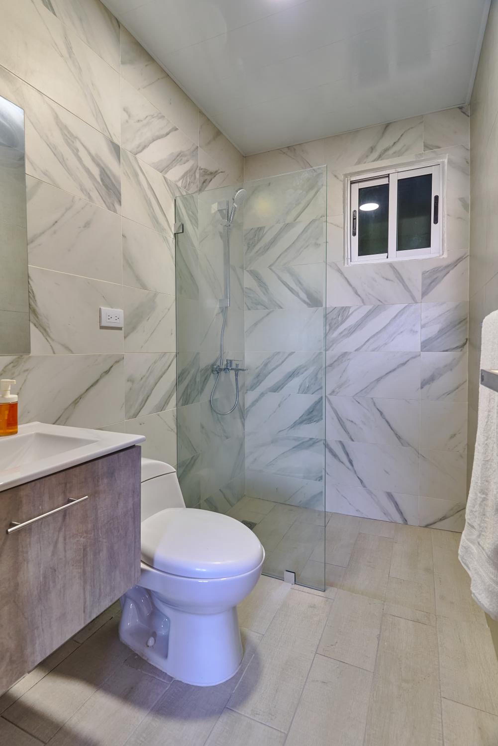 Standard Suite - Photo 18