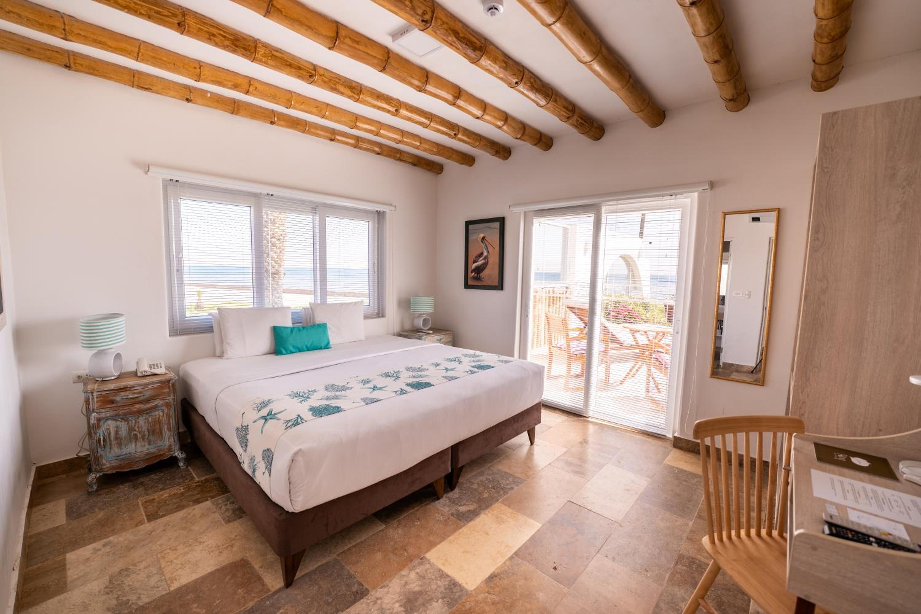 Deluxe Double Room with Sea View - Photo 8