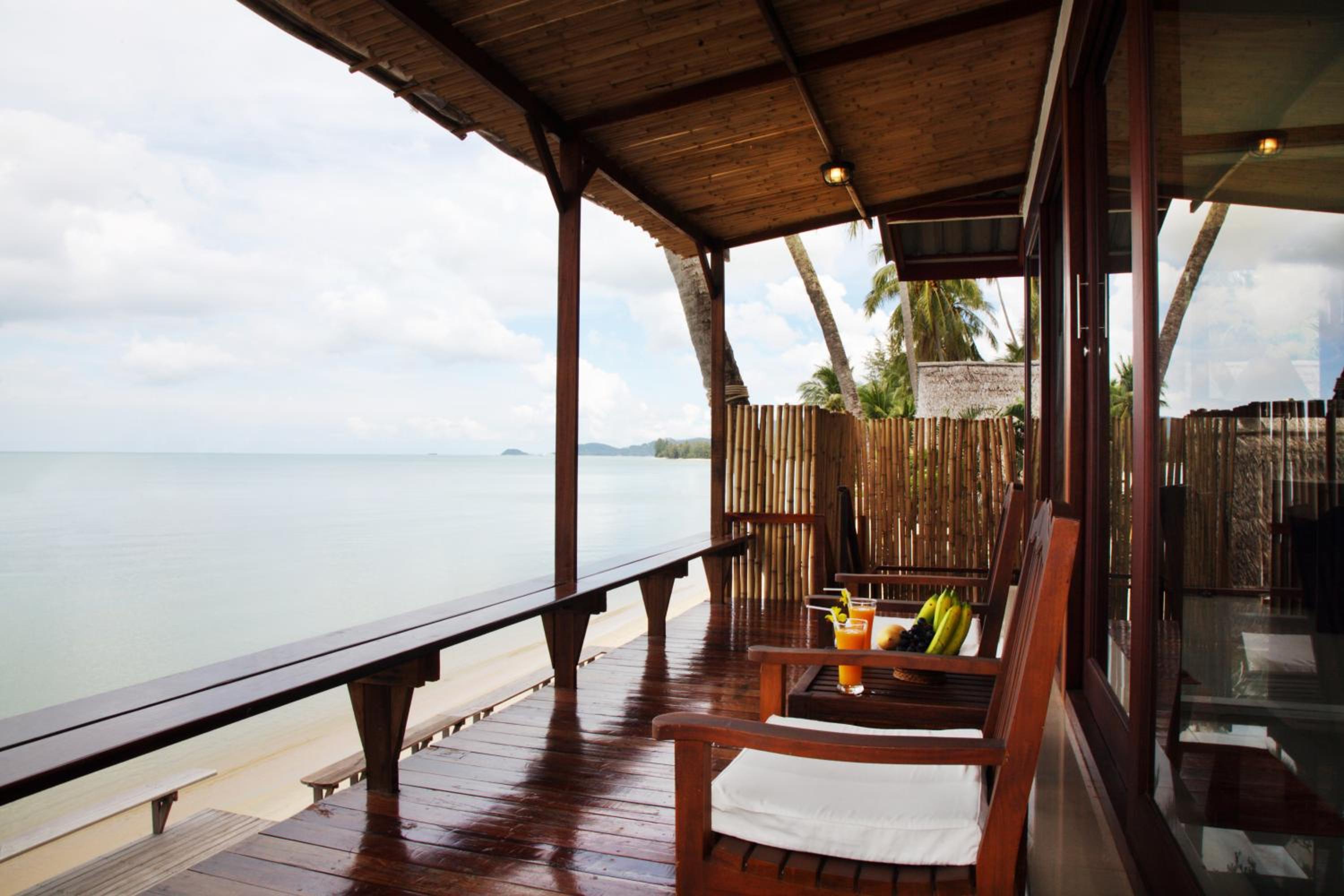 One-Bedroom Suite - Beach Front - Photo 4