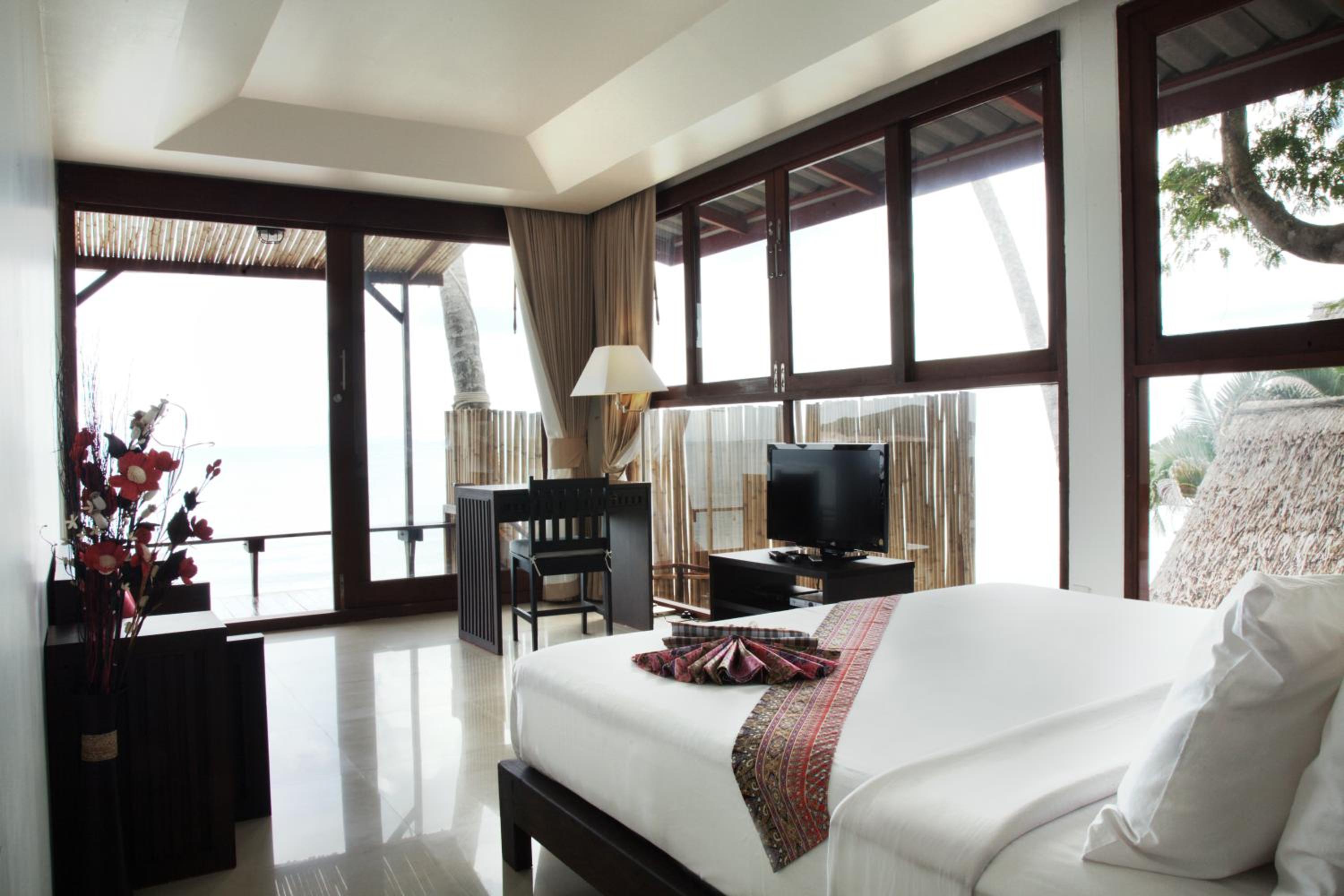 One-Bedroom Suite - Beach Front - Photo 3