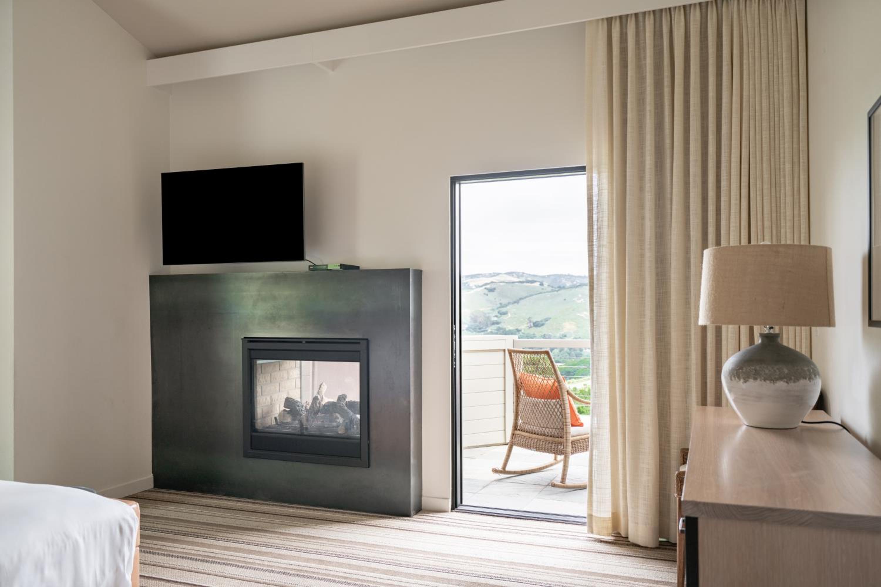 King Suite - Photo 3