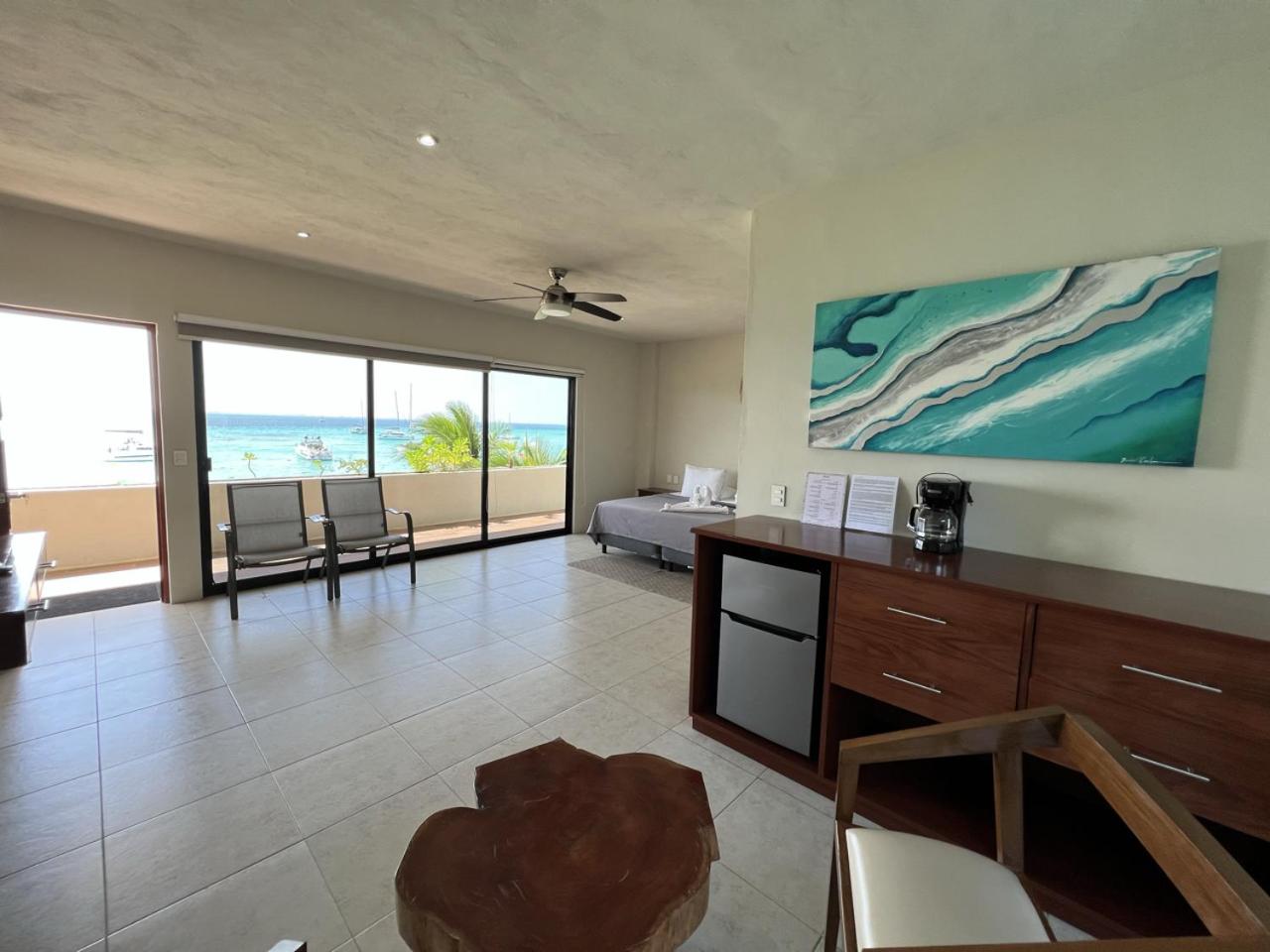King Room with Sea View - Photo 1