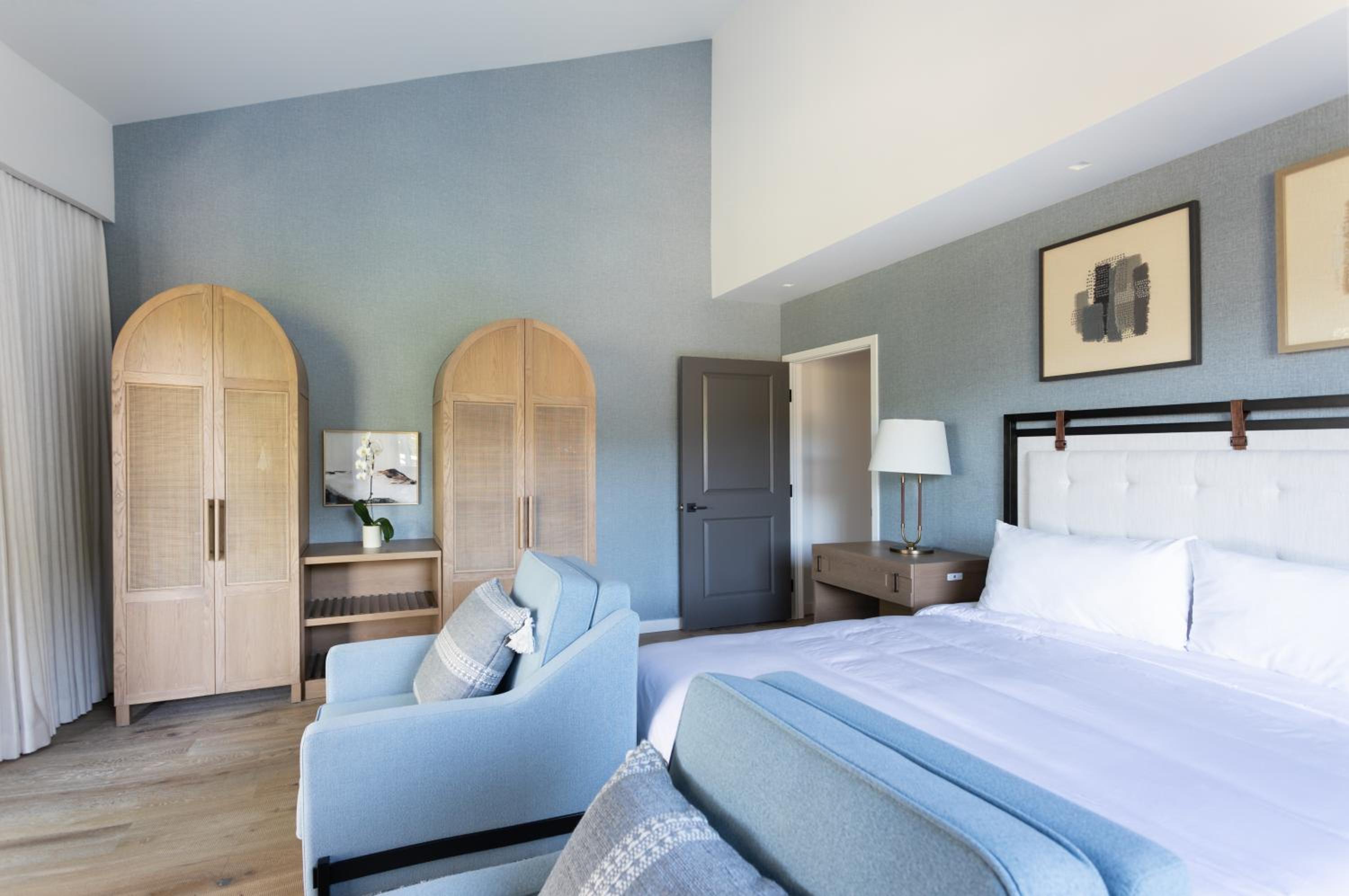 Two-Bedroom Suite - Photo 3