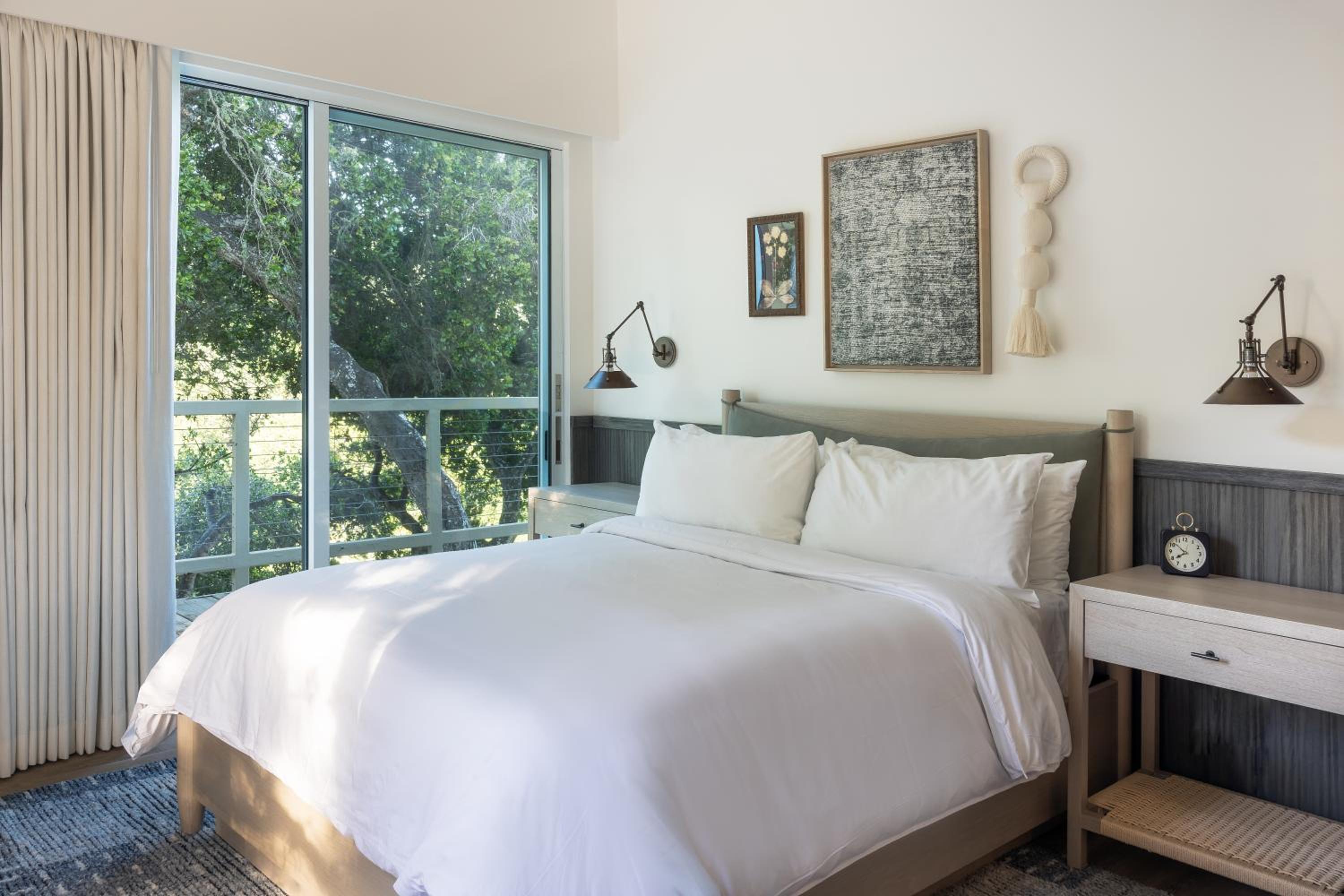 Two-Bedroom Suite - Photo 4