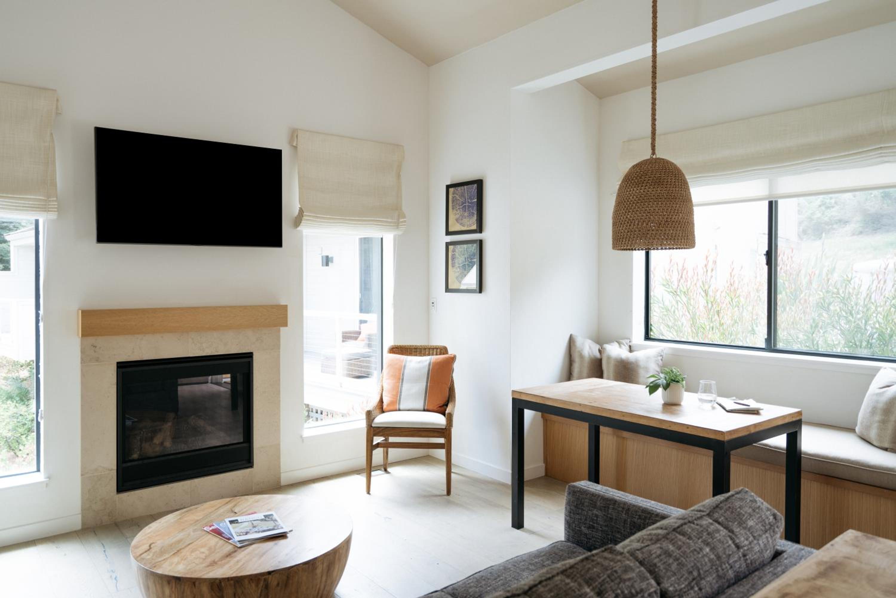 King Suite with Outdoor Tub - Photo 6
