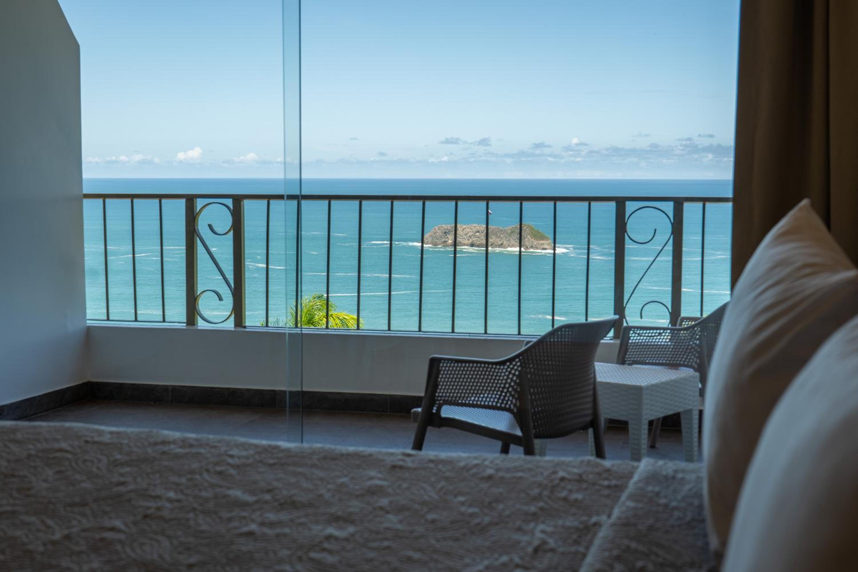 Superior Sunset Ocean View Room photo 1
