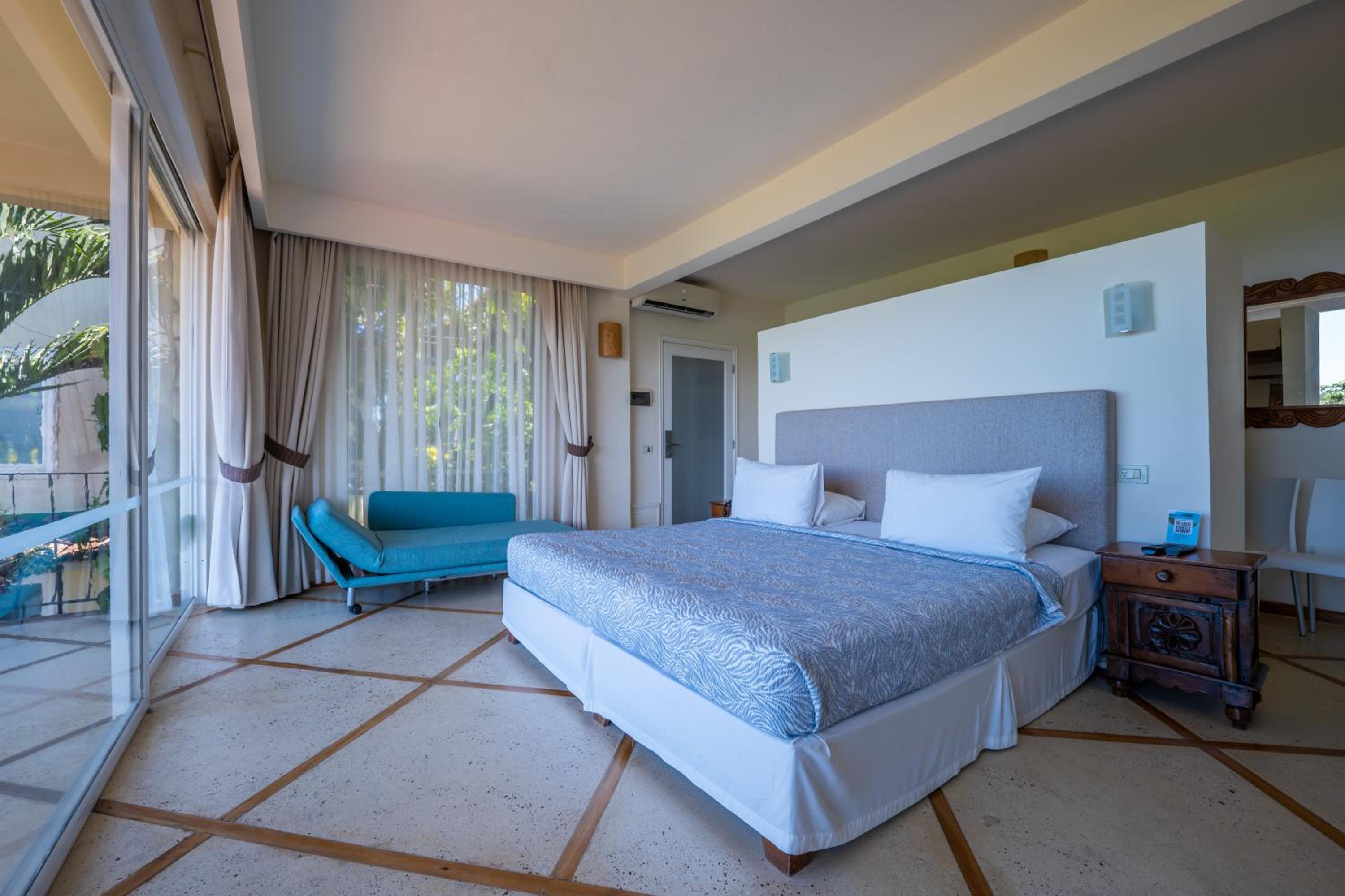Premier Sunrise Ocean View Room photo 3