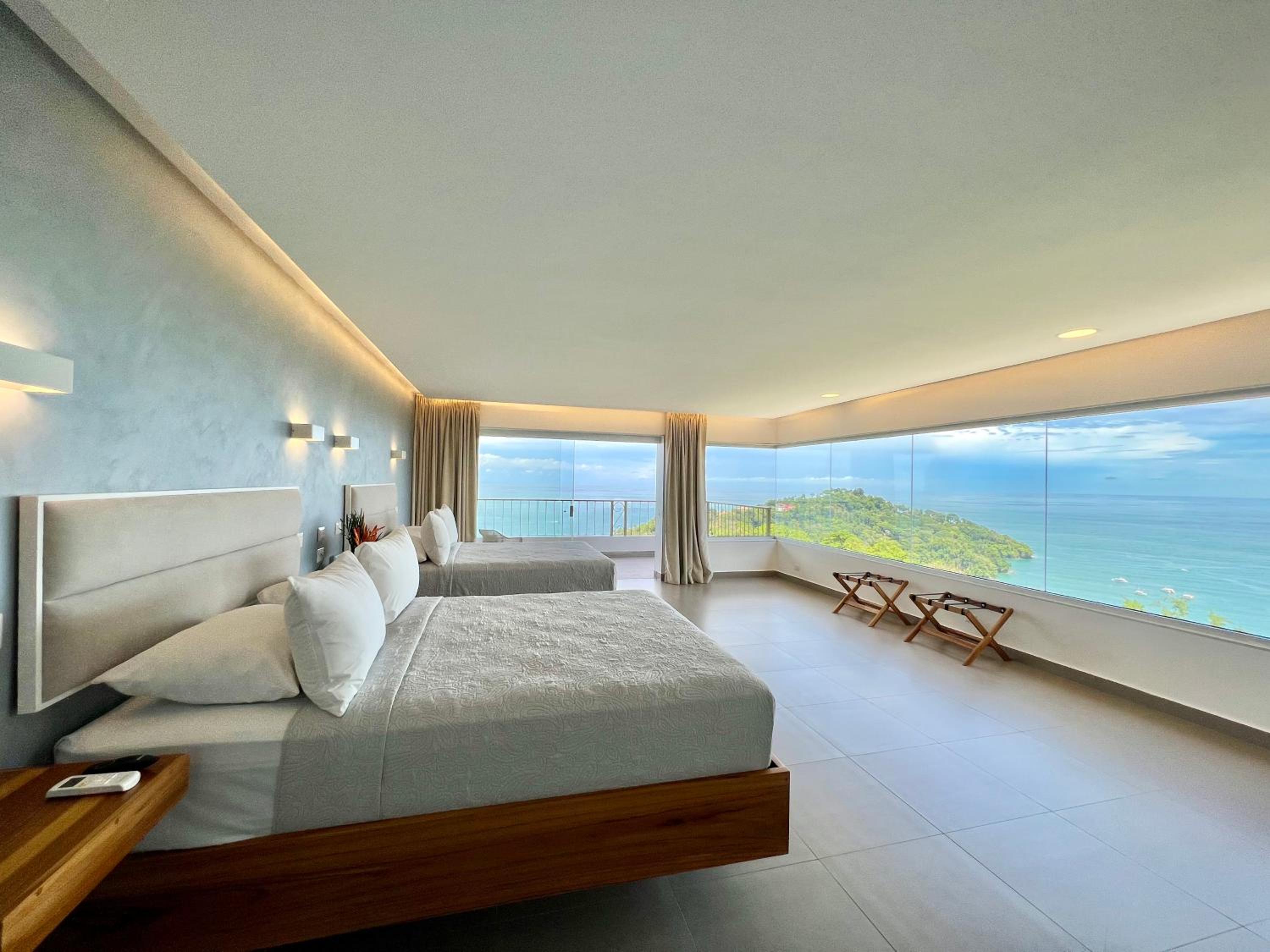 Corner Ocean View Room photo 2