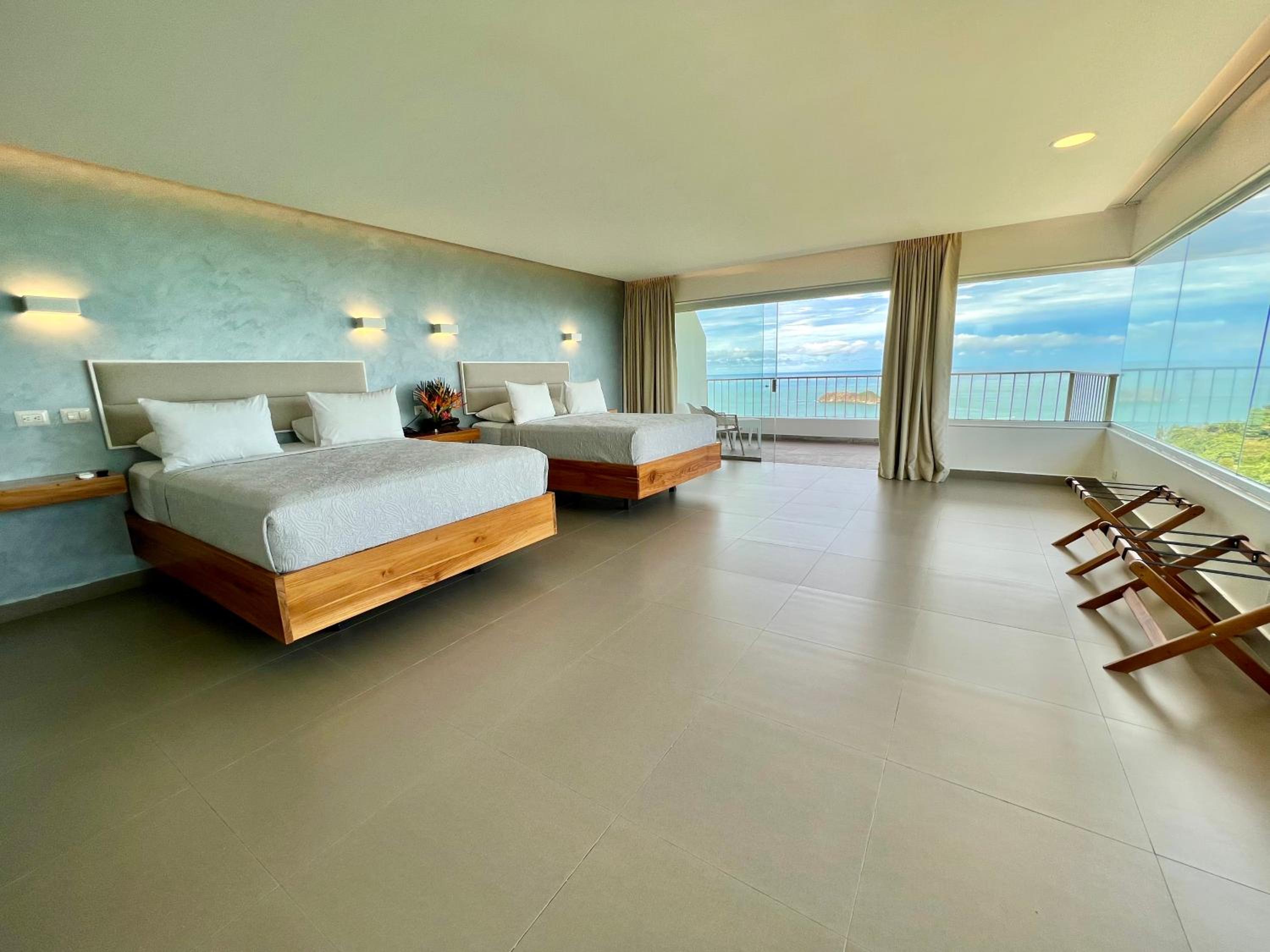 Corner Ocean View Room photo 3