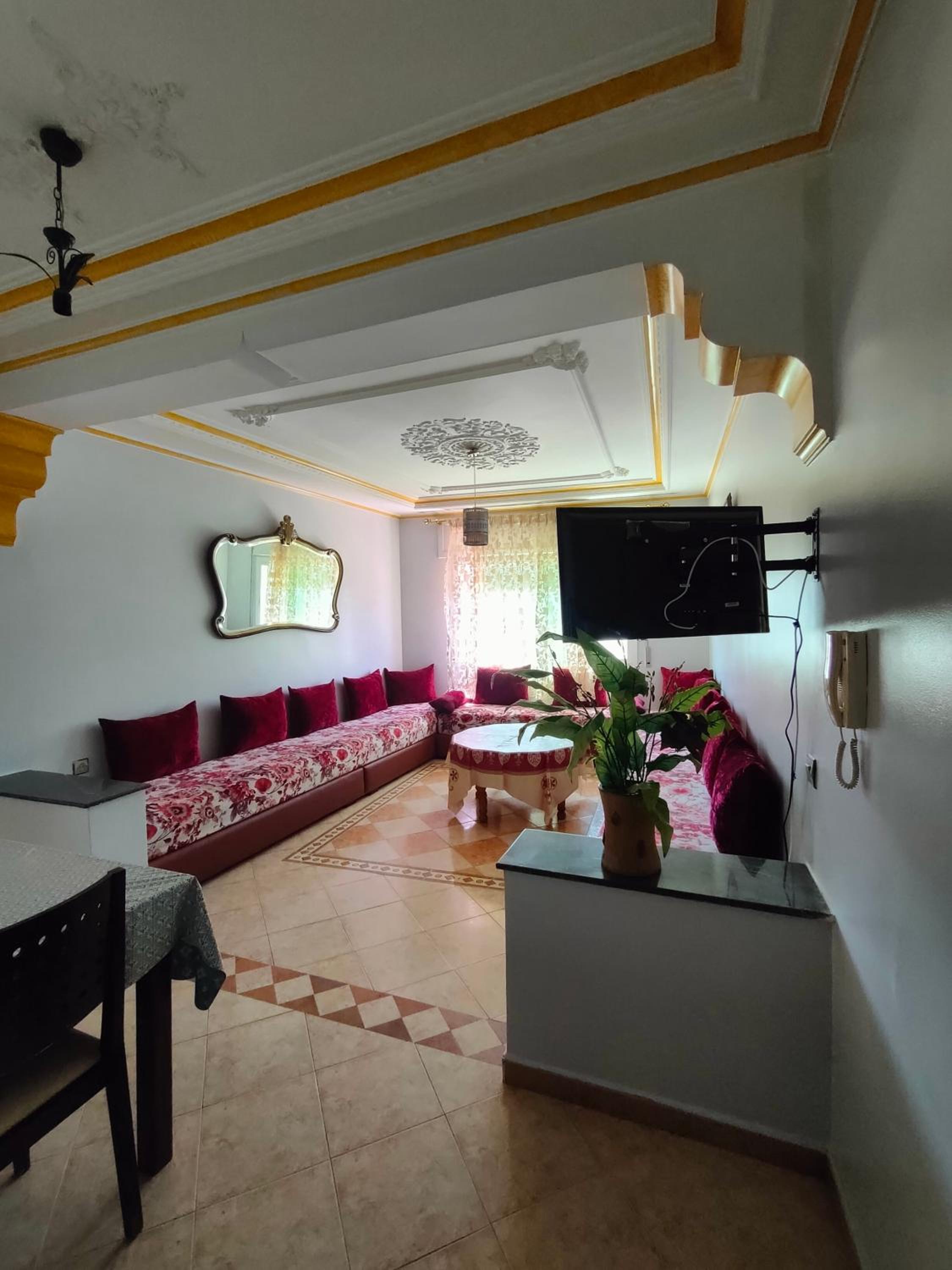 App N 6, 2nd Floor photo 2