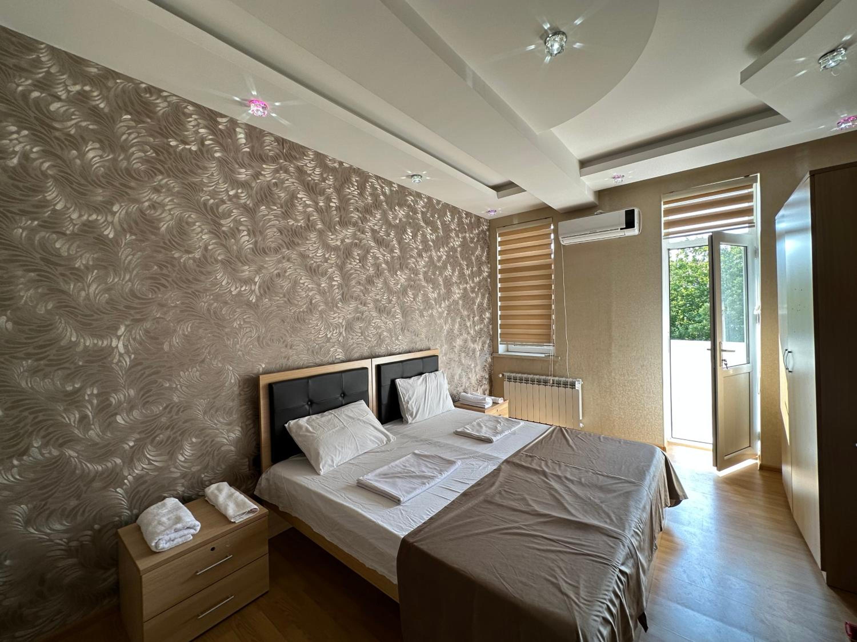 Apartment with Mountain View photo 2