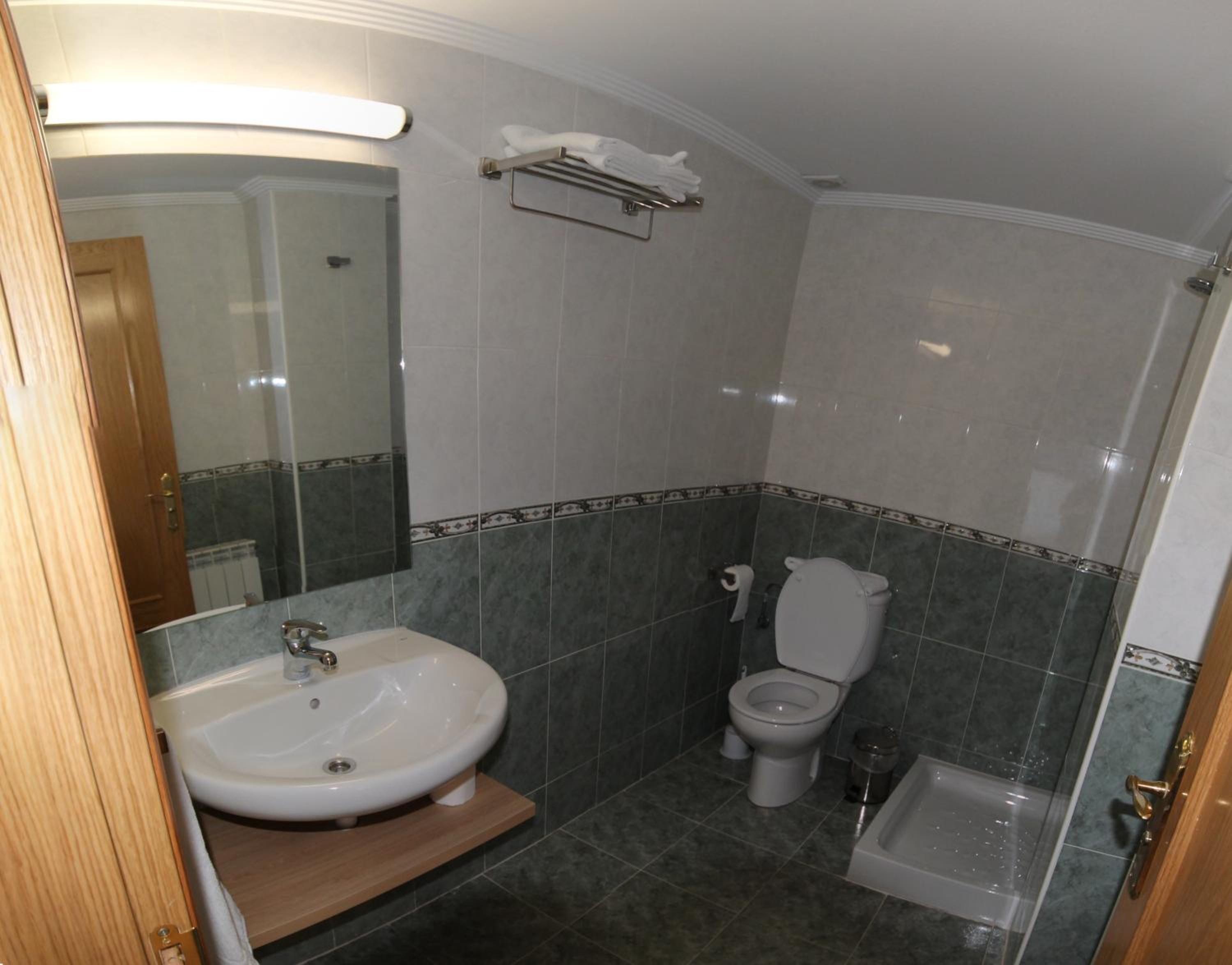 Double Room 1 Double Bed with Private Bathroom  - Photo 2
