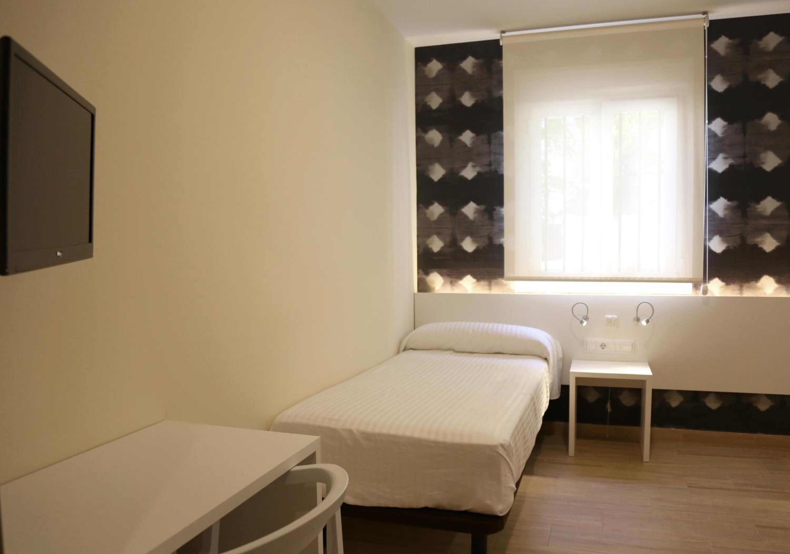 Single Room - Disability Access photo 3