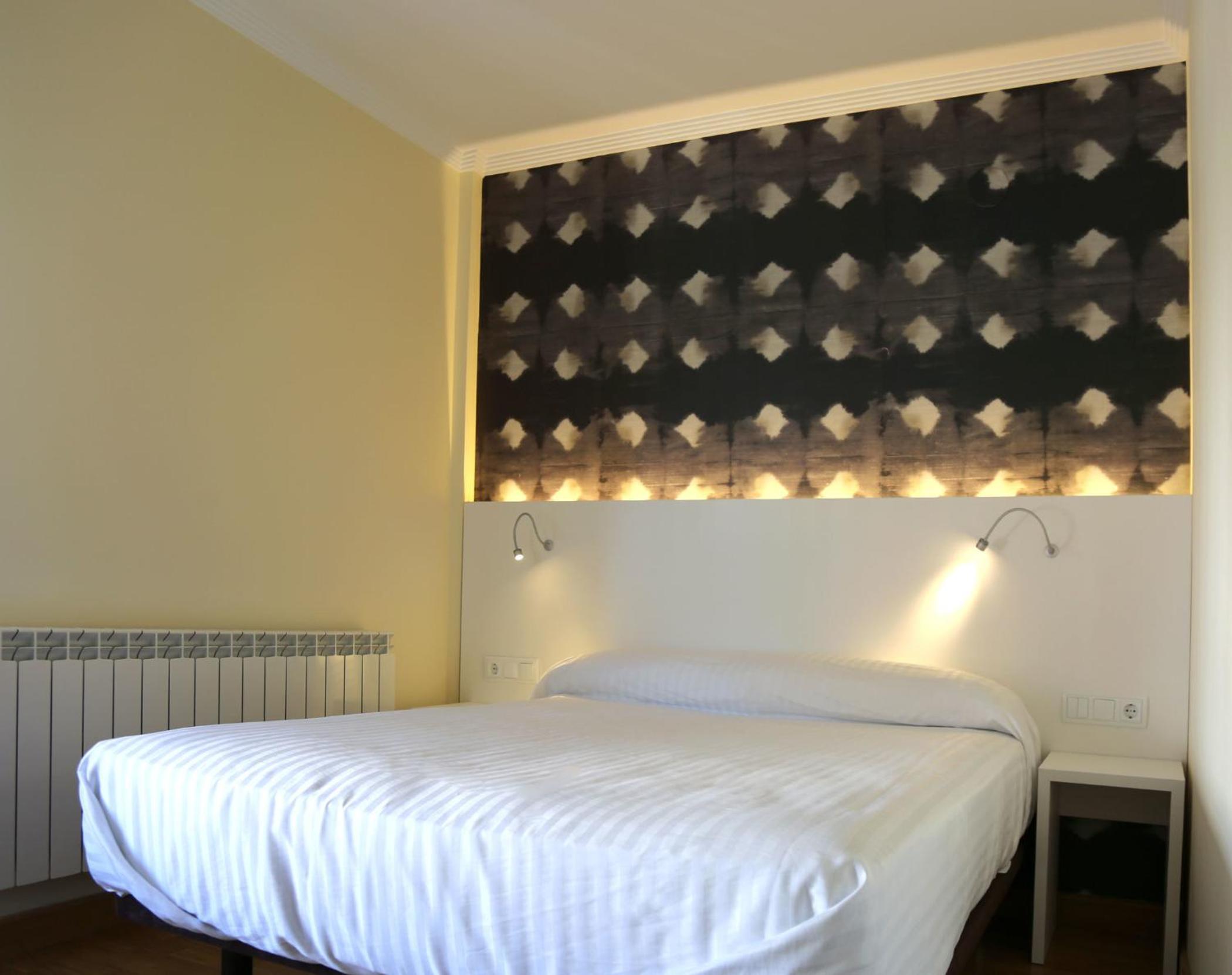 Double Room 1 Double Bed with Private Bathroom  - Photo 1