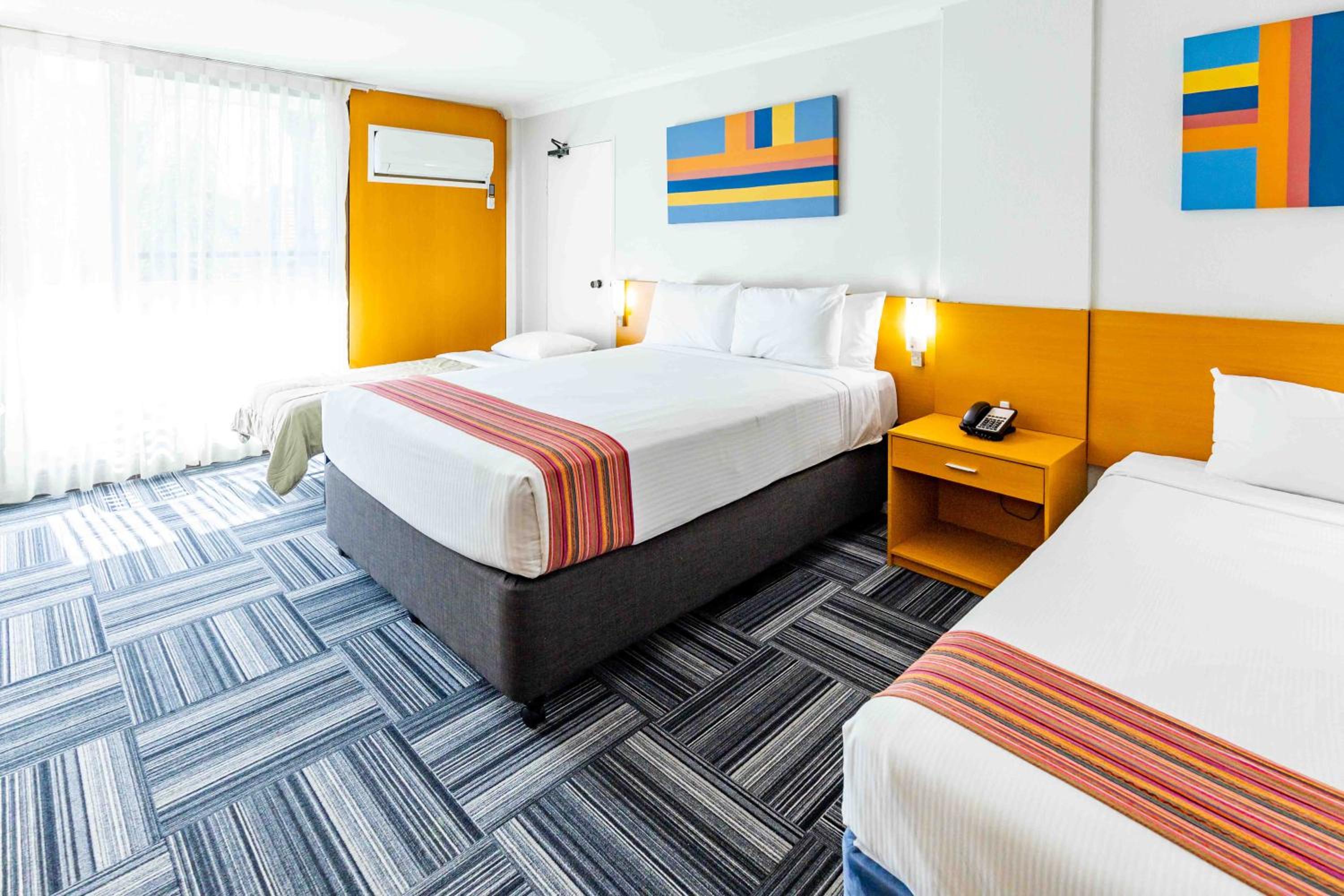 Budget Double Room thumbnail 6