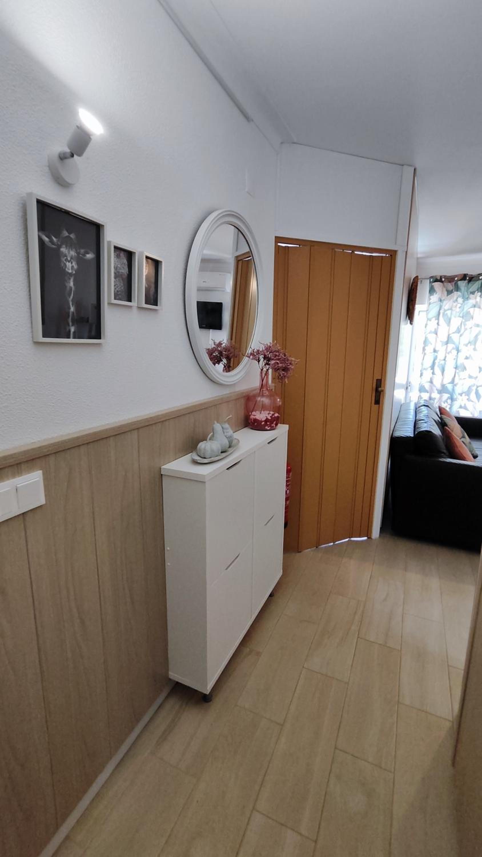 One-Bedroom Loft Apartment with Balcony photo 2