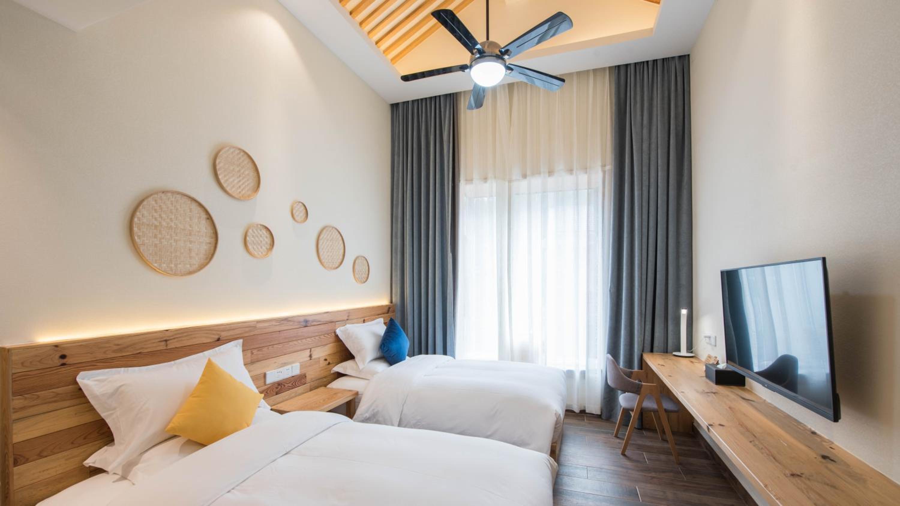 Deluxe Twin Room