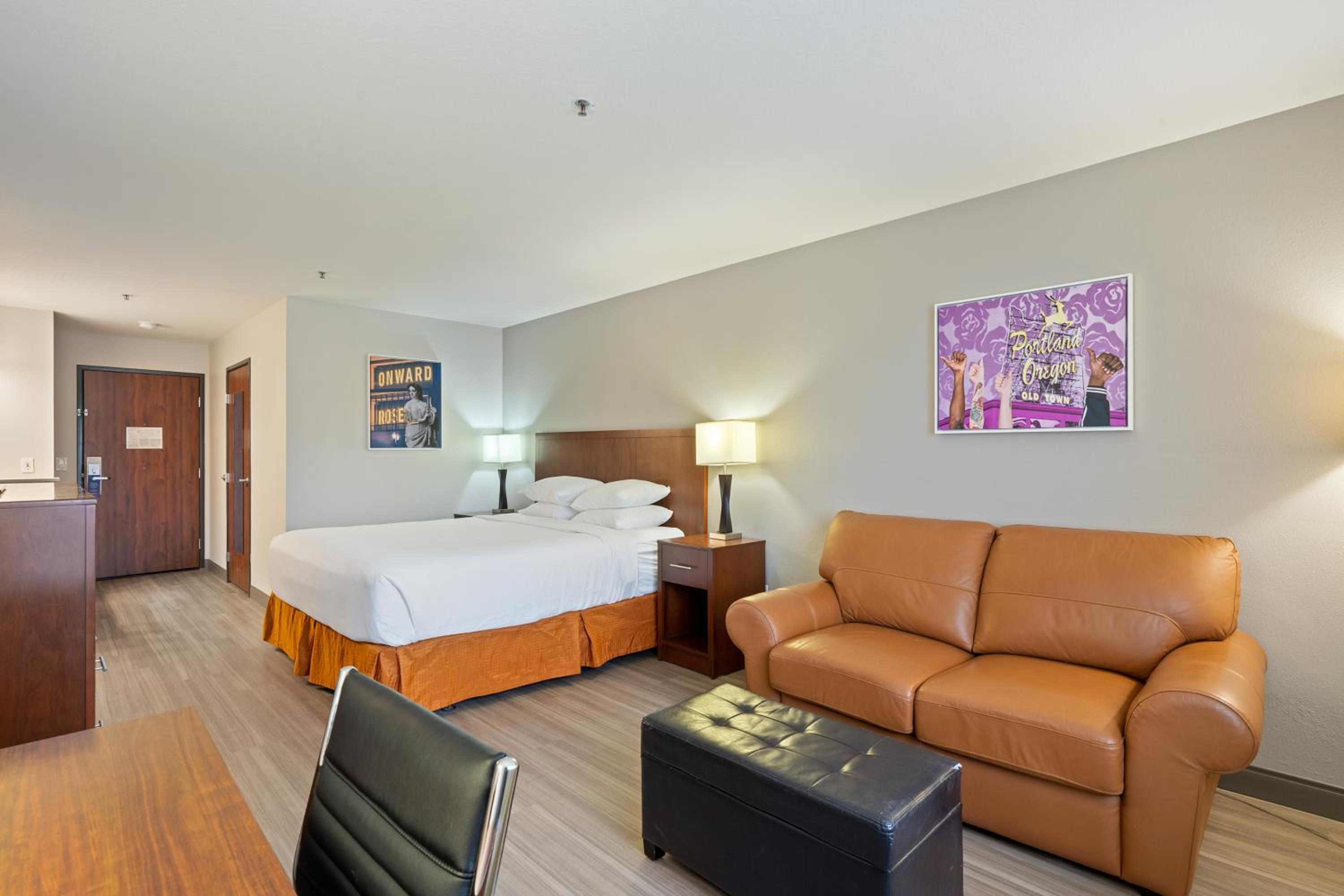 King Room with Bath Tub - Communication Assistance/Non-Smoking photo 1
