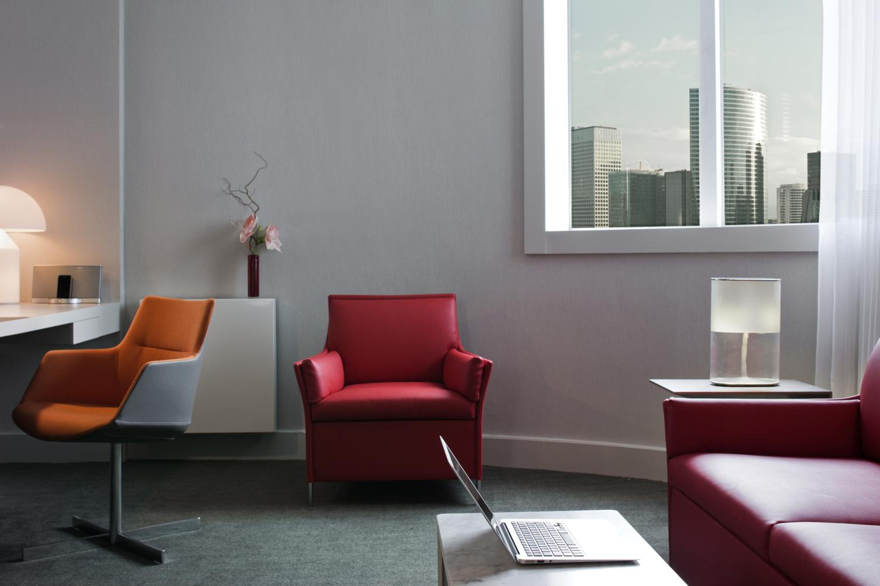 Junior King Suite With Panoramic View - Photo 4
