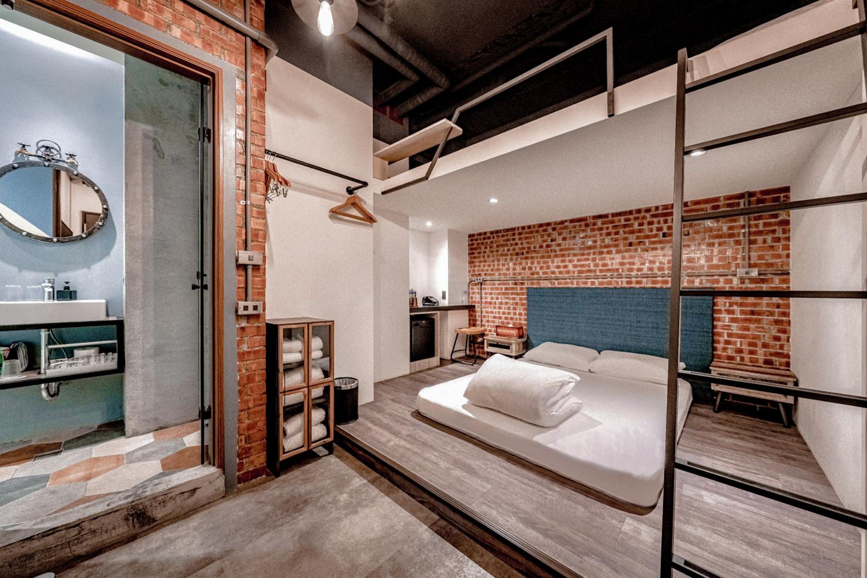 Duplex Quadruple Room - Photo 1