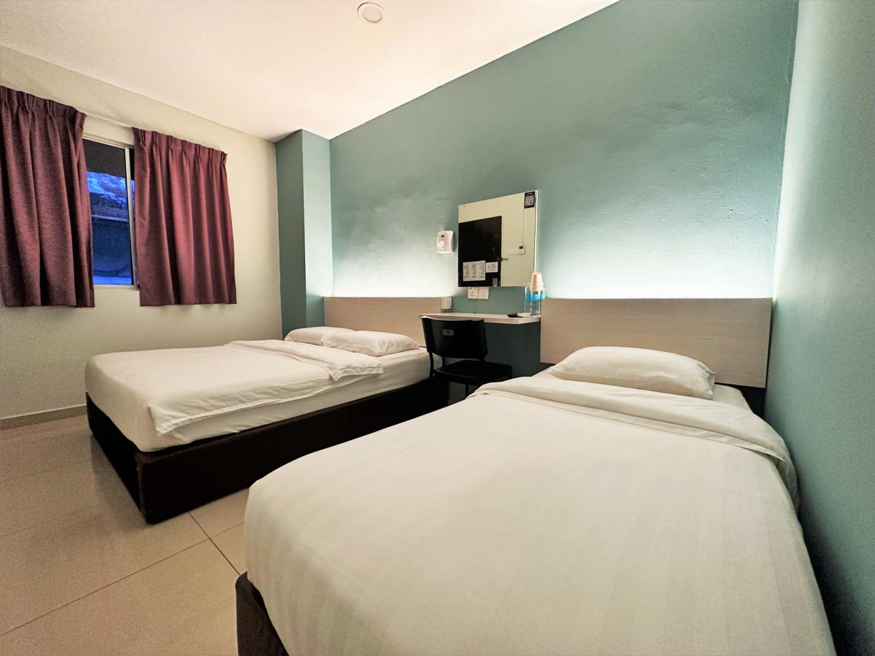 Superior Triple Room photo 2