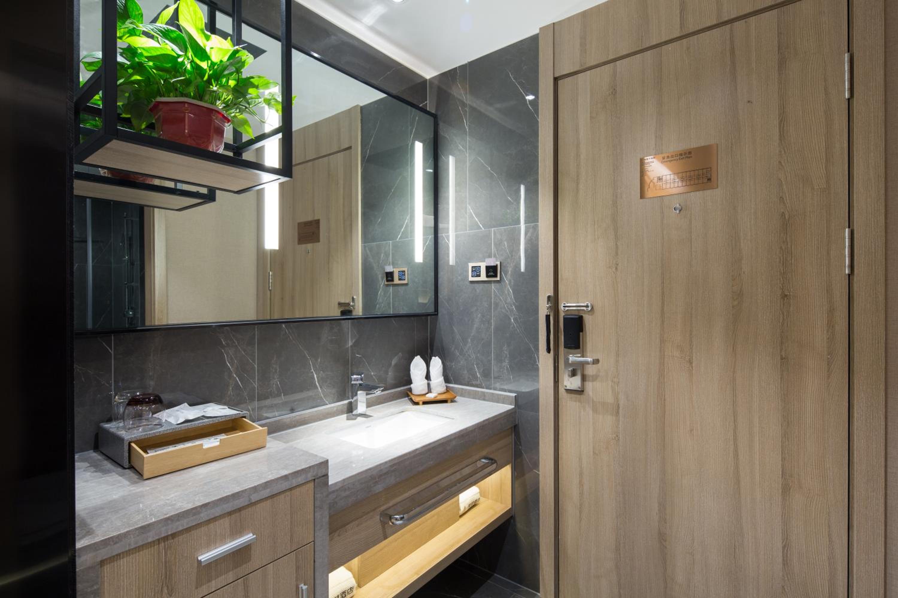 Elegant Twin Room