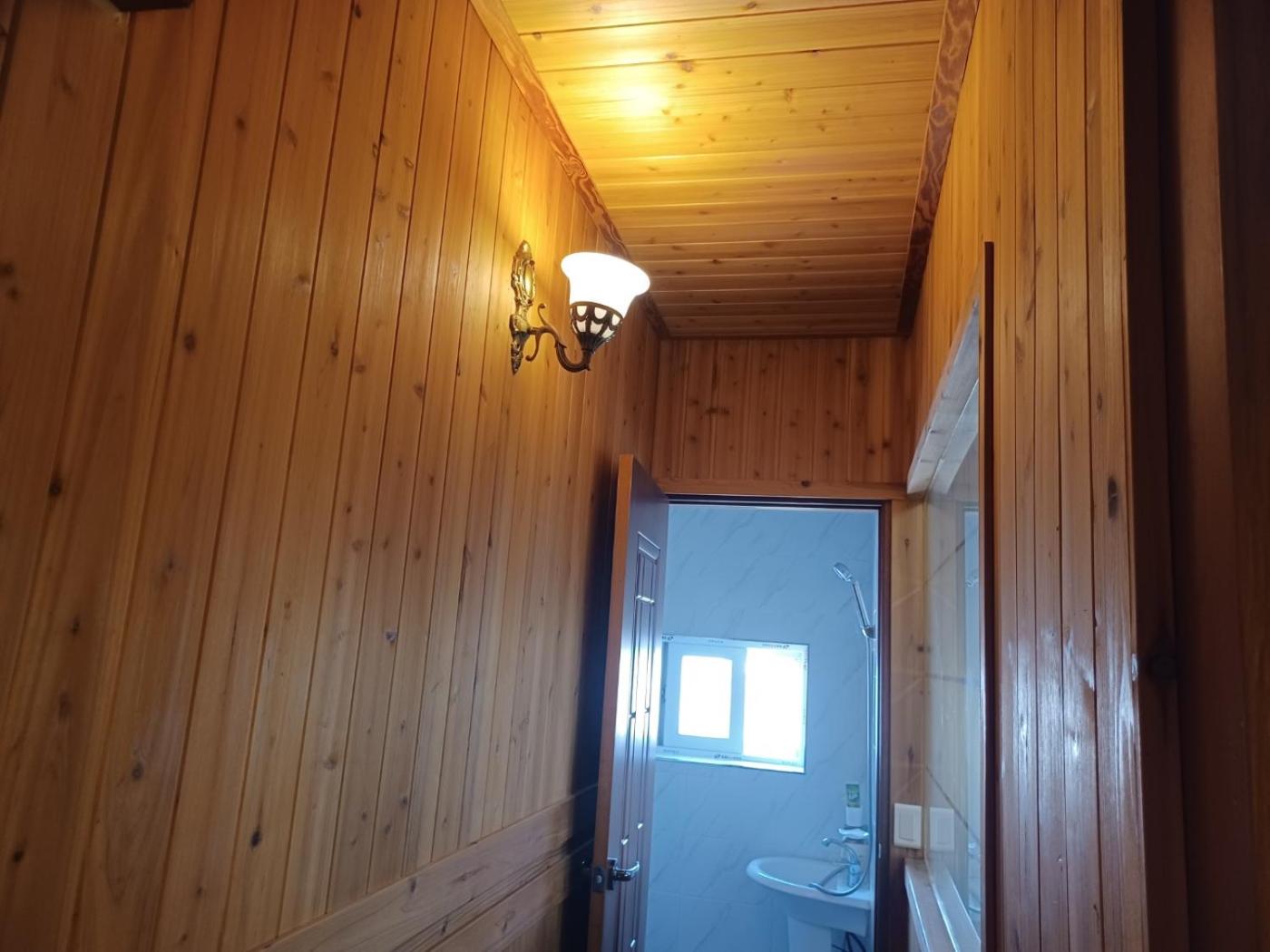 Five-Bedroom House - Photo 54