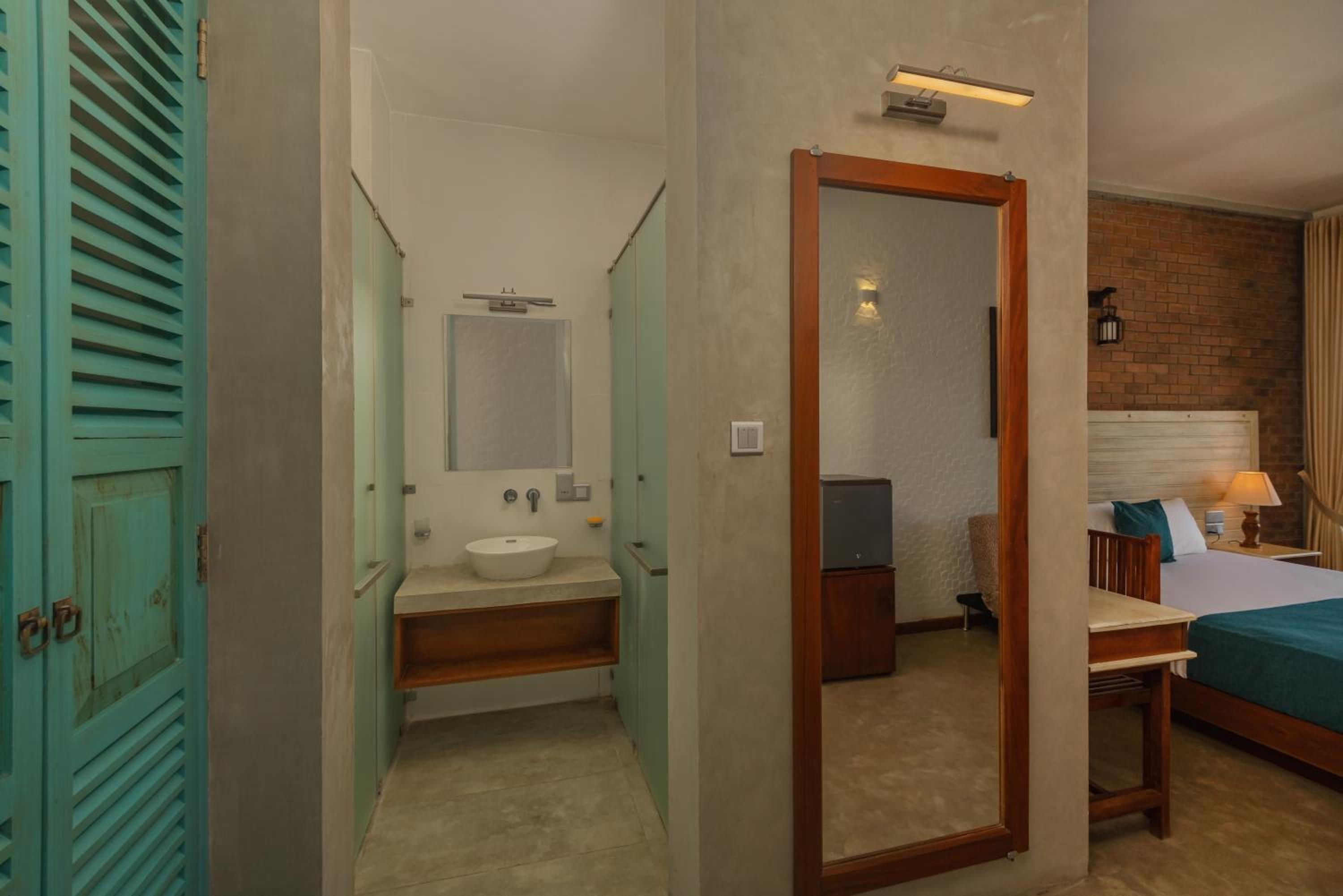 Deluxe Double Room with Balcony and Sea View photo 2