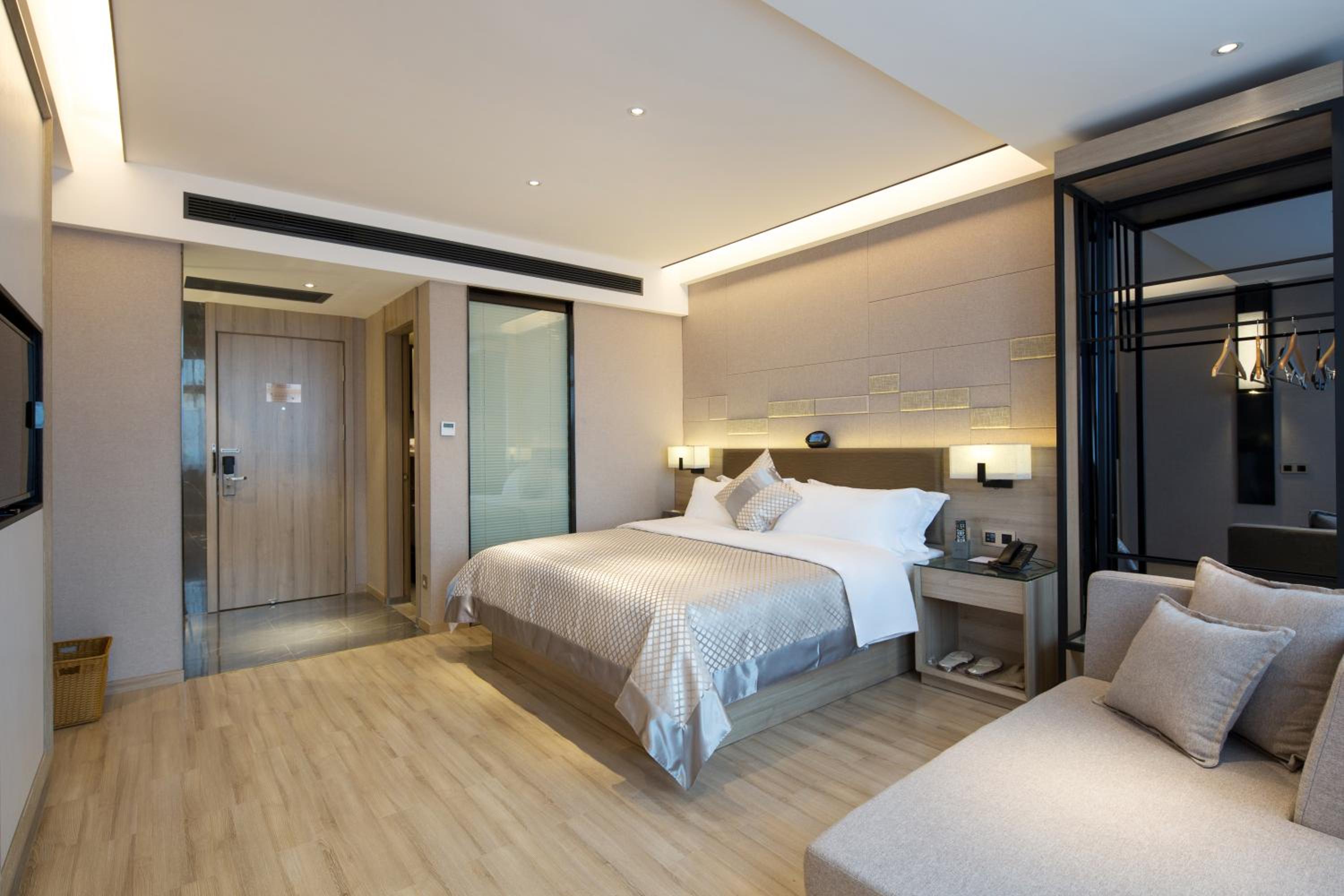 Deluxe Double Room With Entertainment
