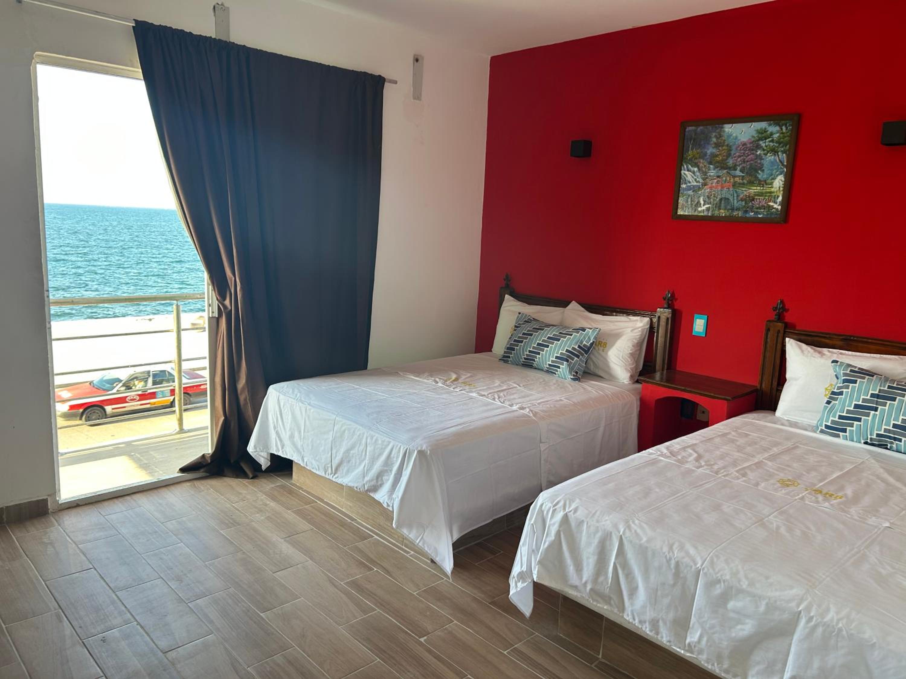Twin Room with Sea View - Photo 3