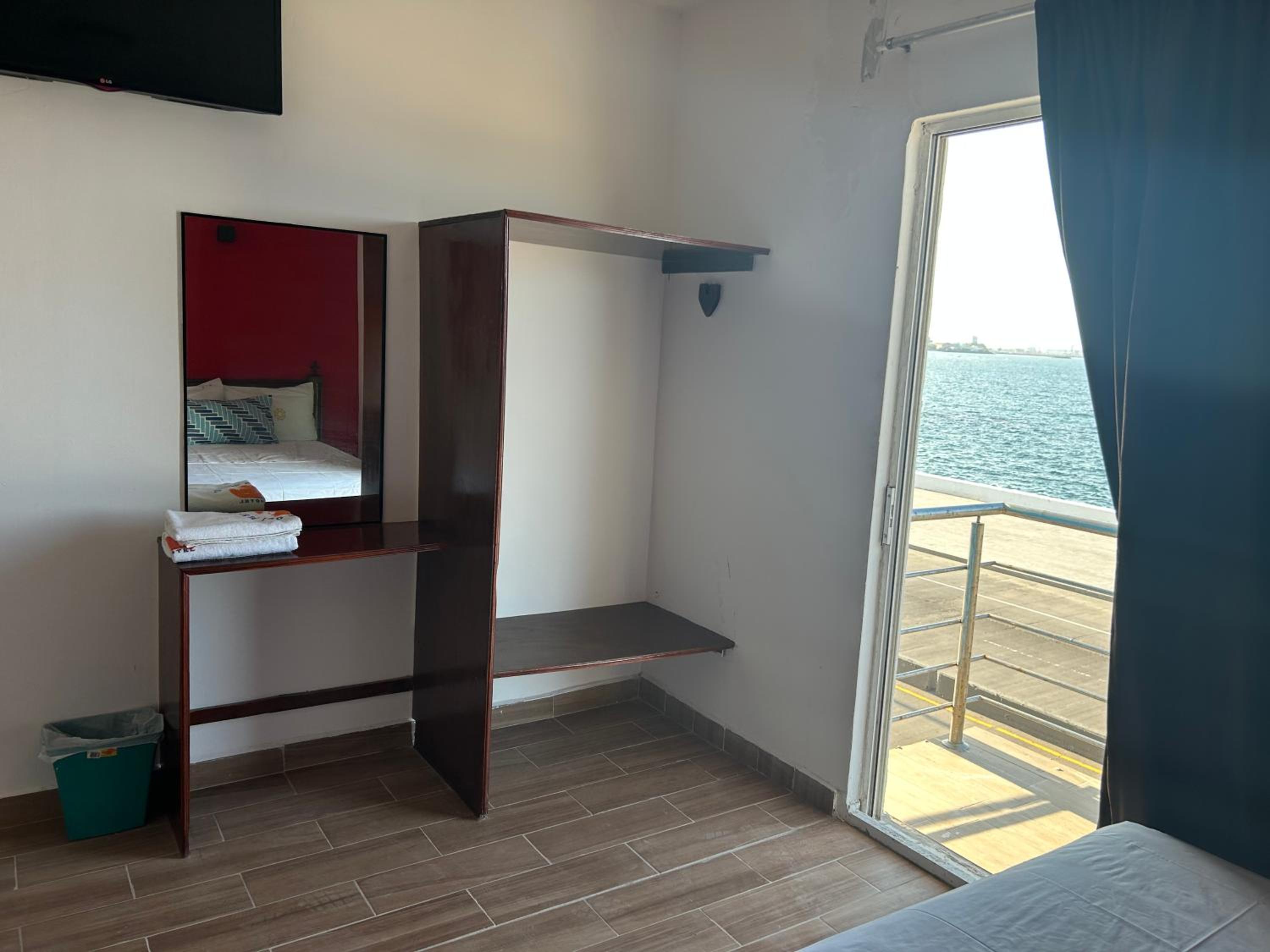 Twin Room with Sea View - Photo 2