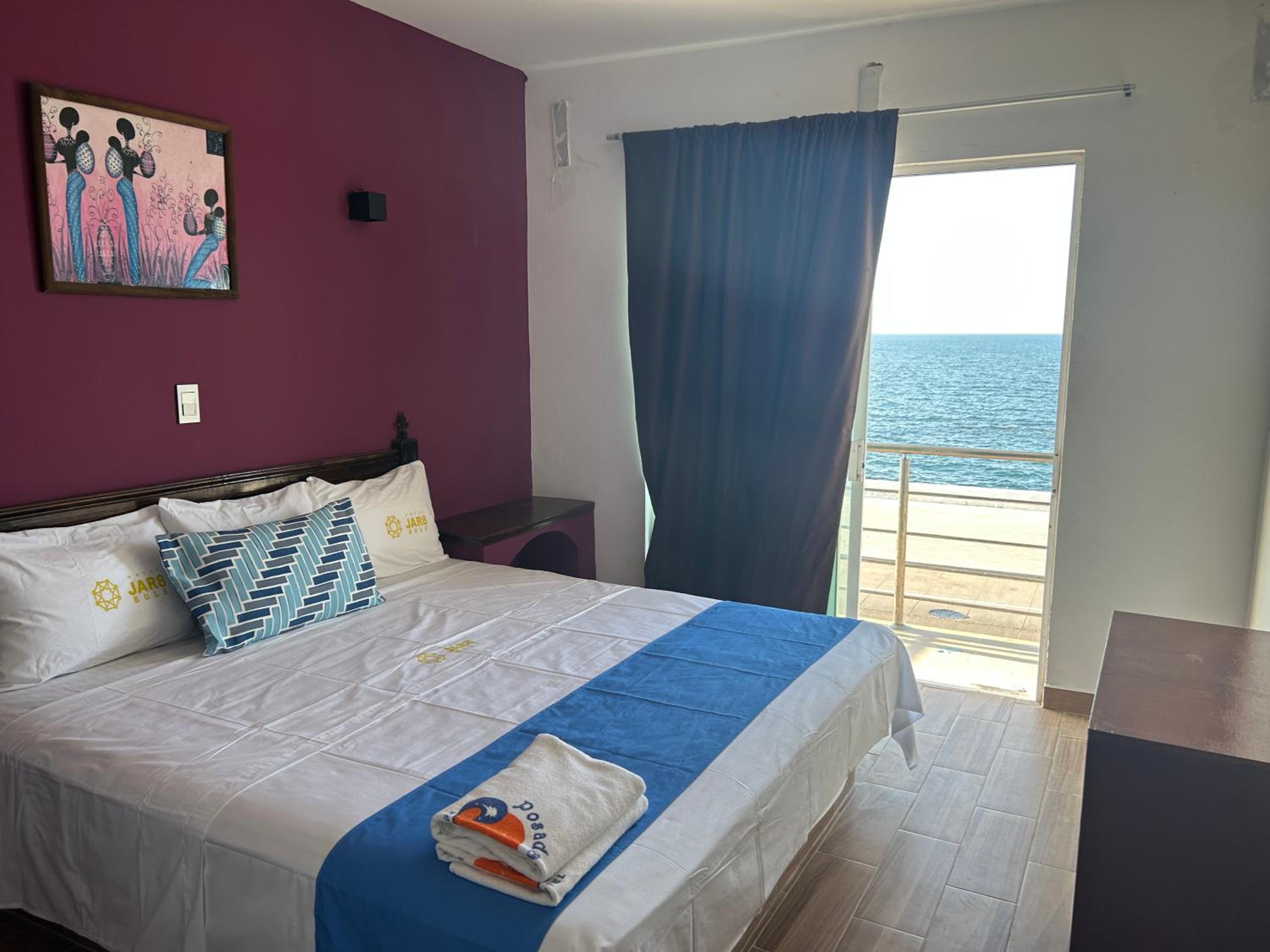 King Room with Sea View - Photo 3