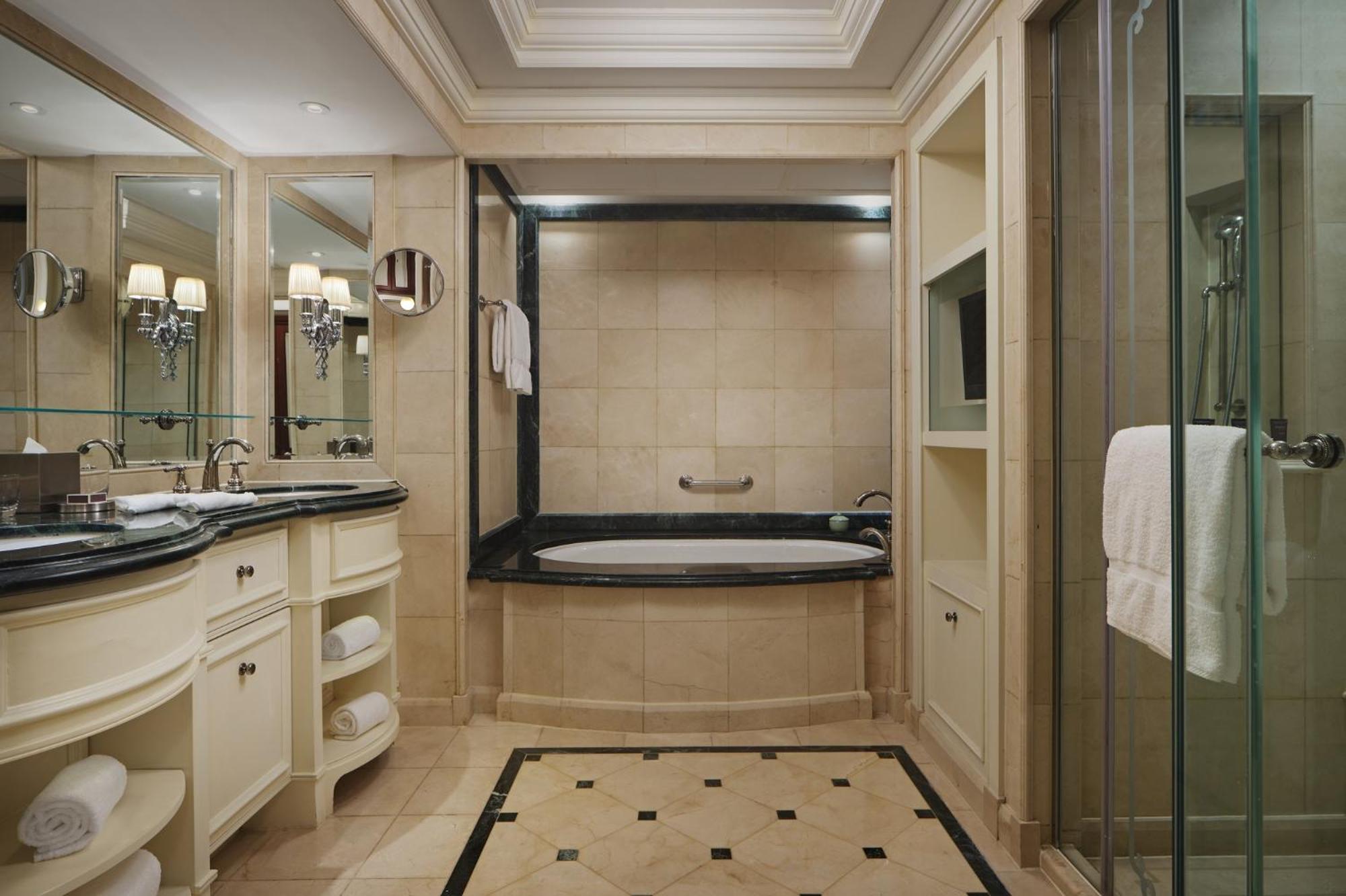 Ritz Carlton Club Room, 2 Double Beds - Photo 2