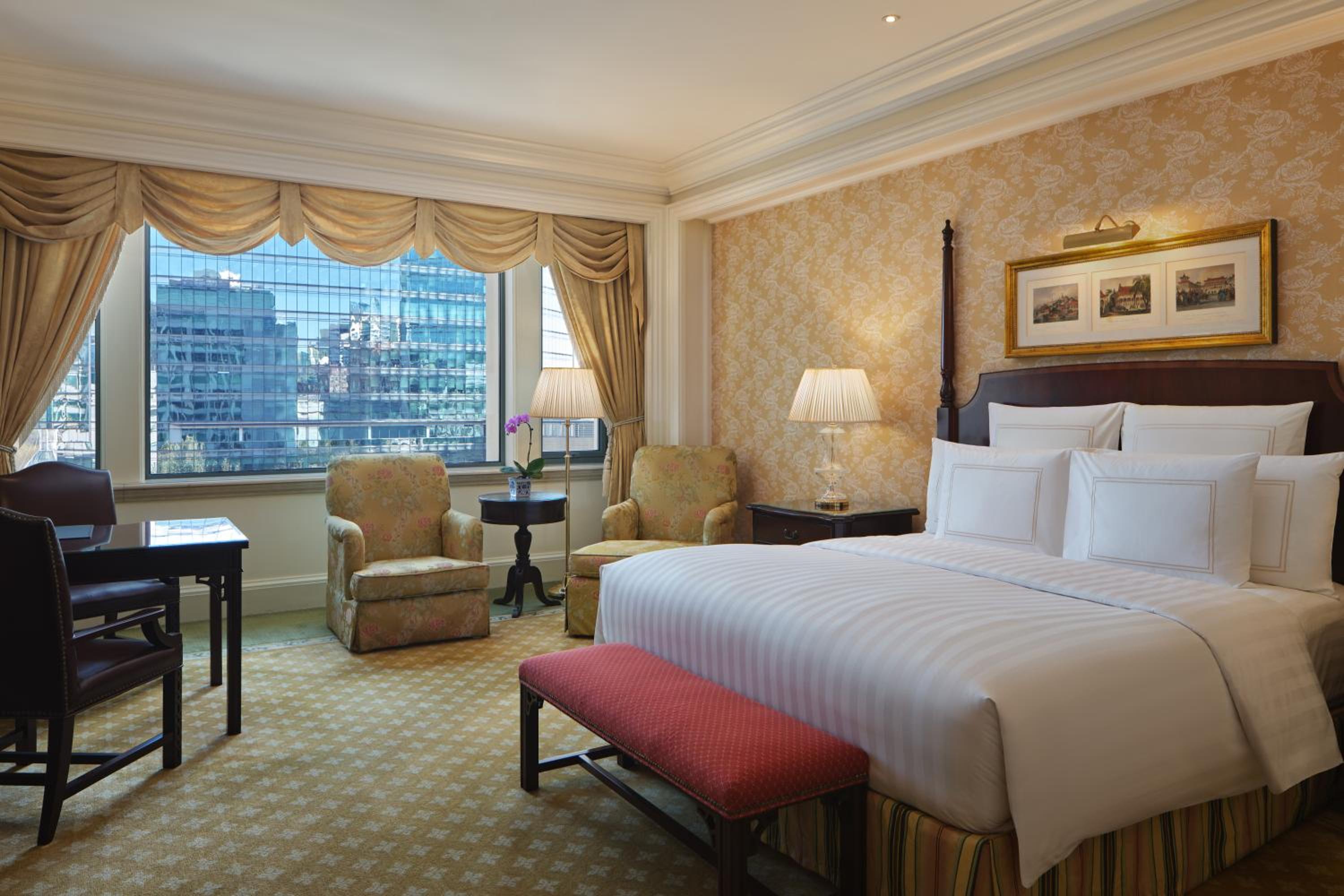 Premier Suite - Photo 4