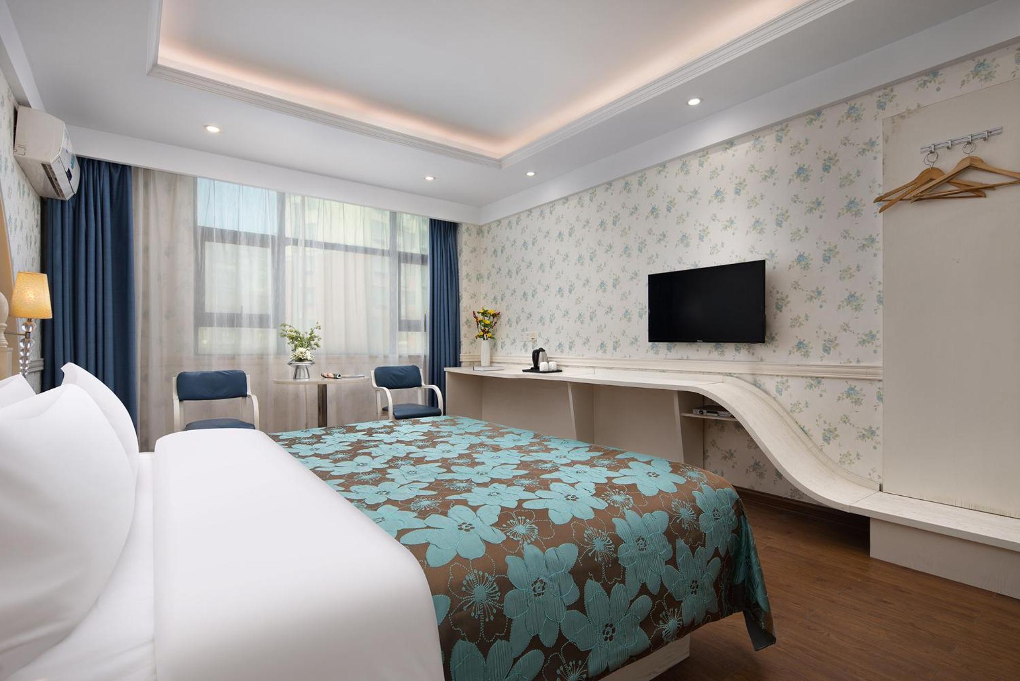 Double Room with Theme photo 1