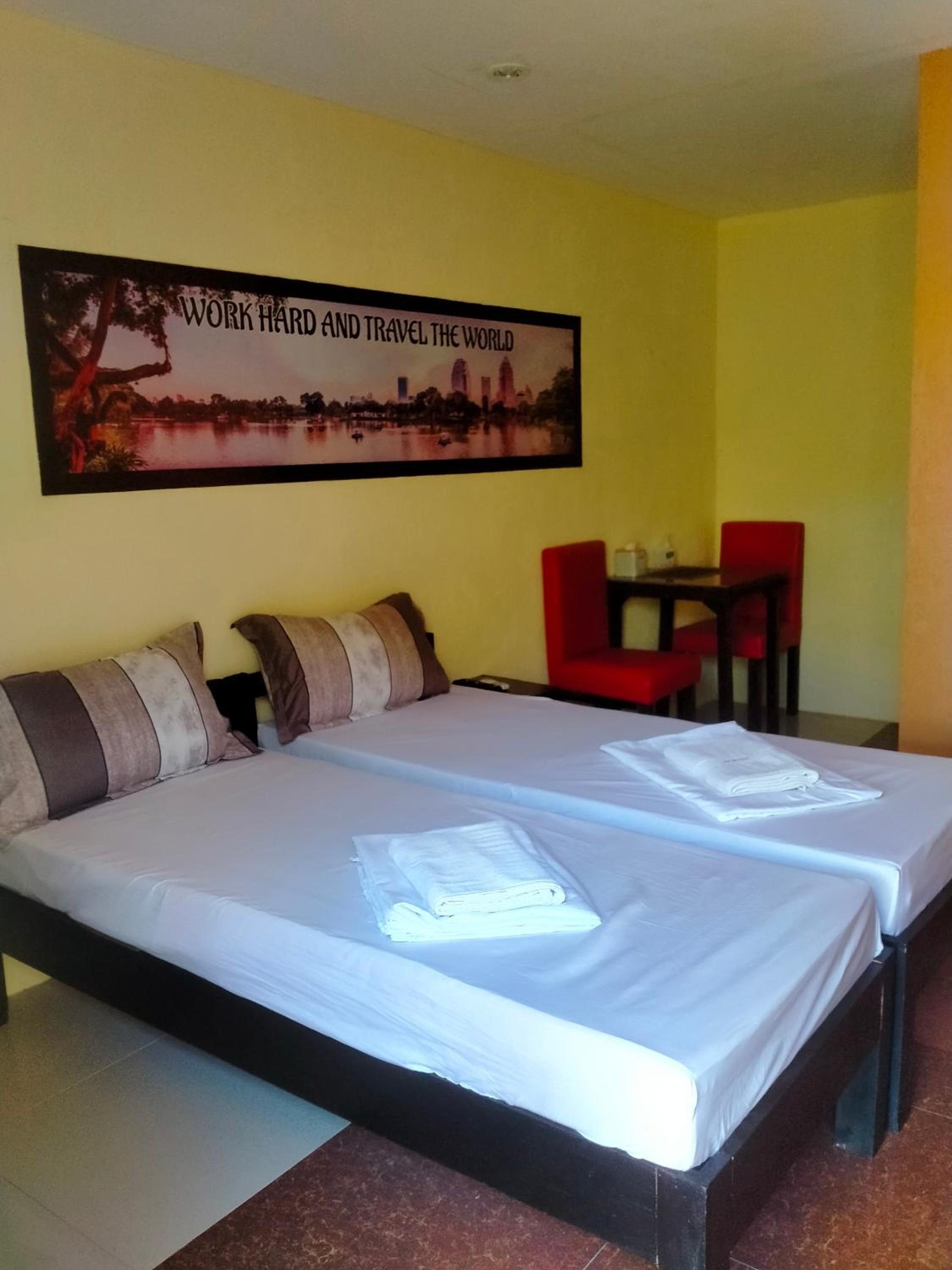 Deluxe Family Suite - Photo 1