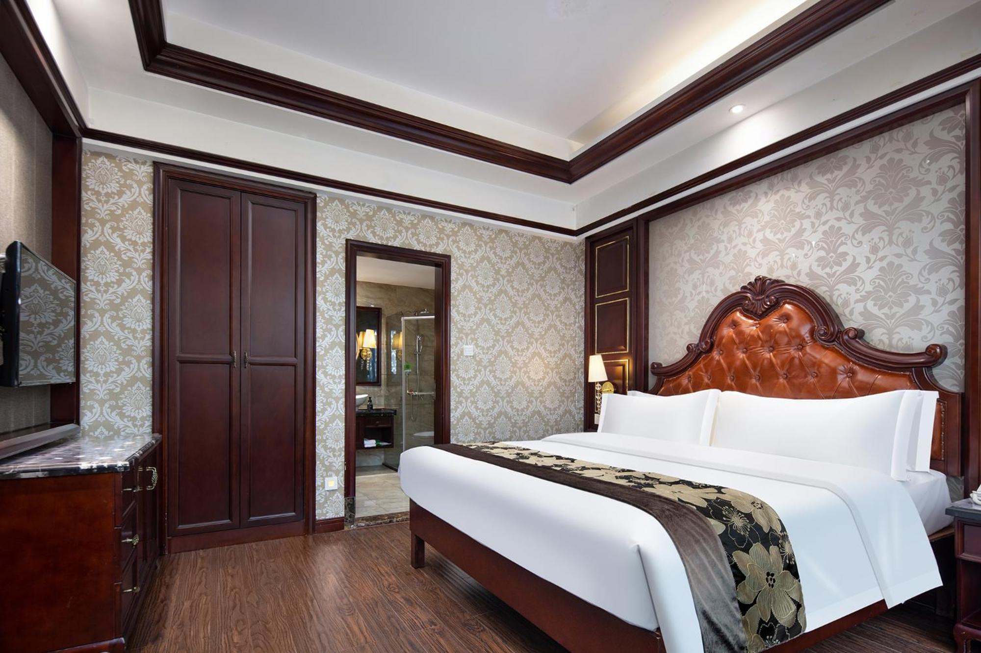 Deluxe Suite photo 3